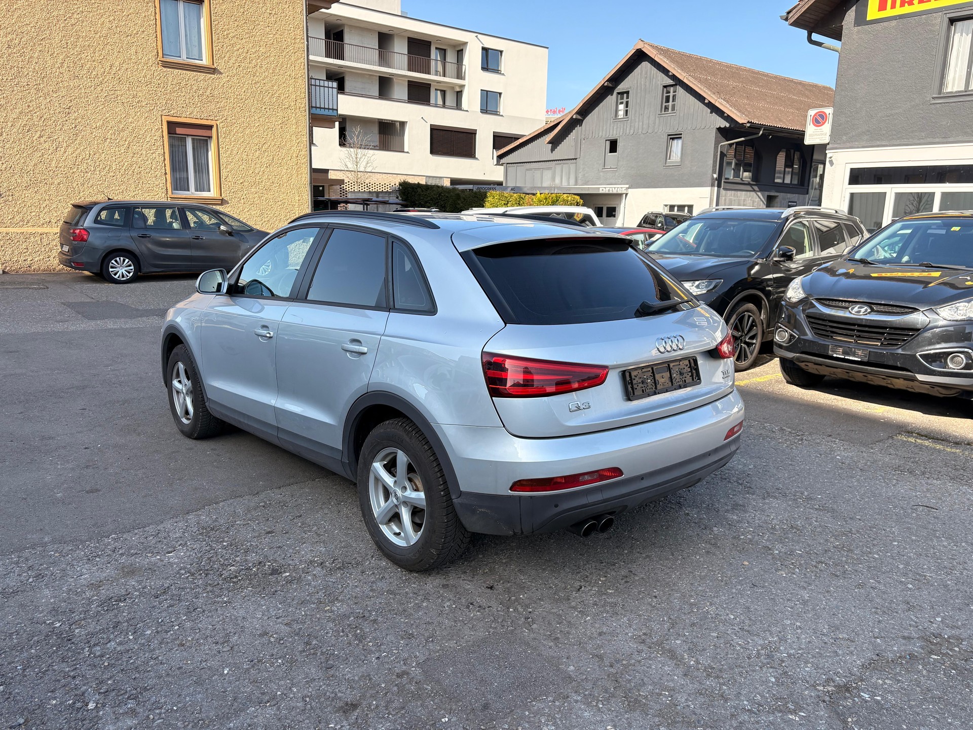 AUDI Q3 2.0 TDI quattro S-tronic-image-2