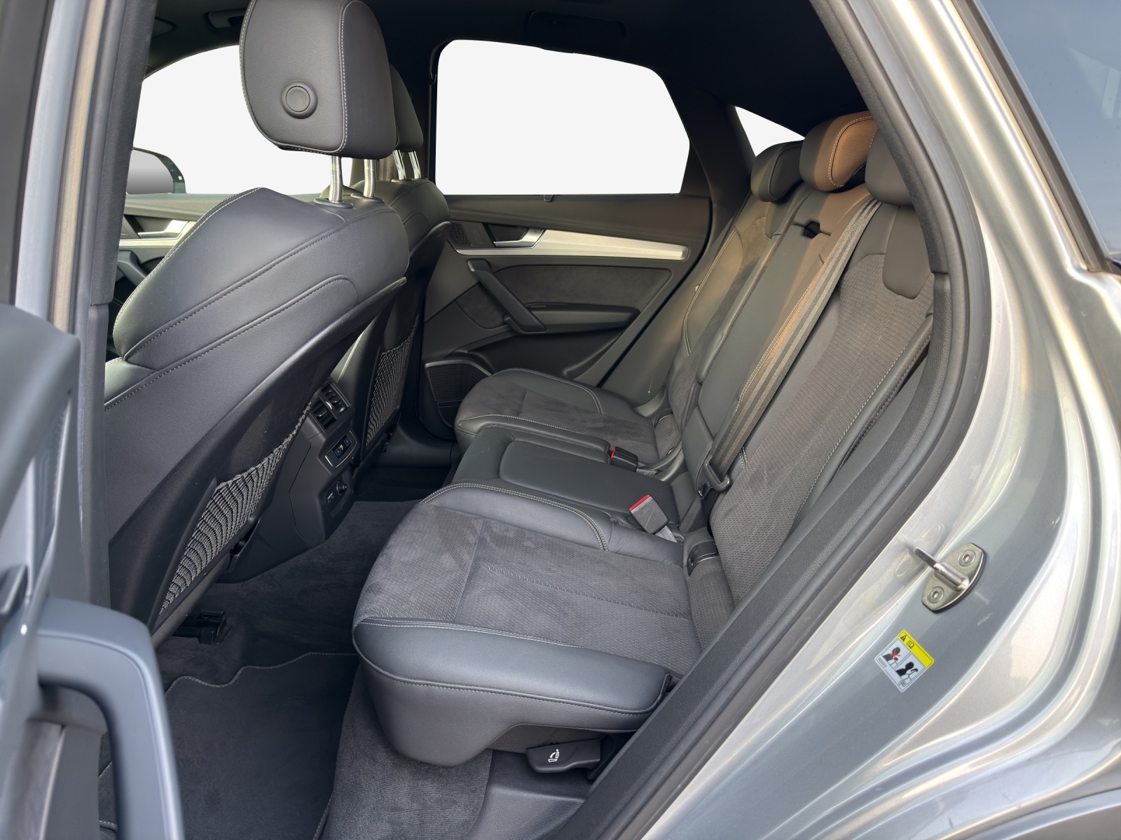 AUDI Q5 Sportback 50 TFSI e PHEV S line quattro S-tronic-image-12