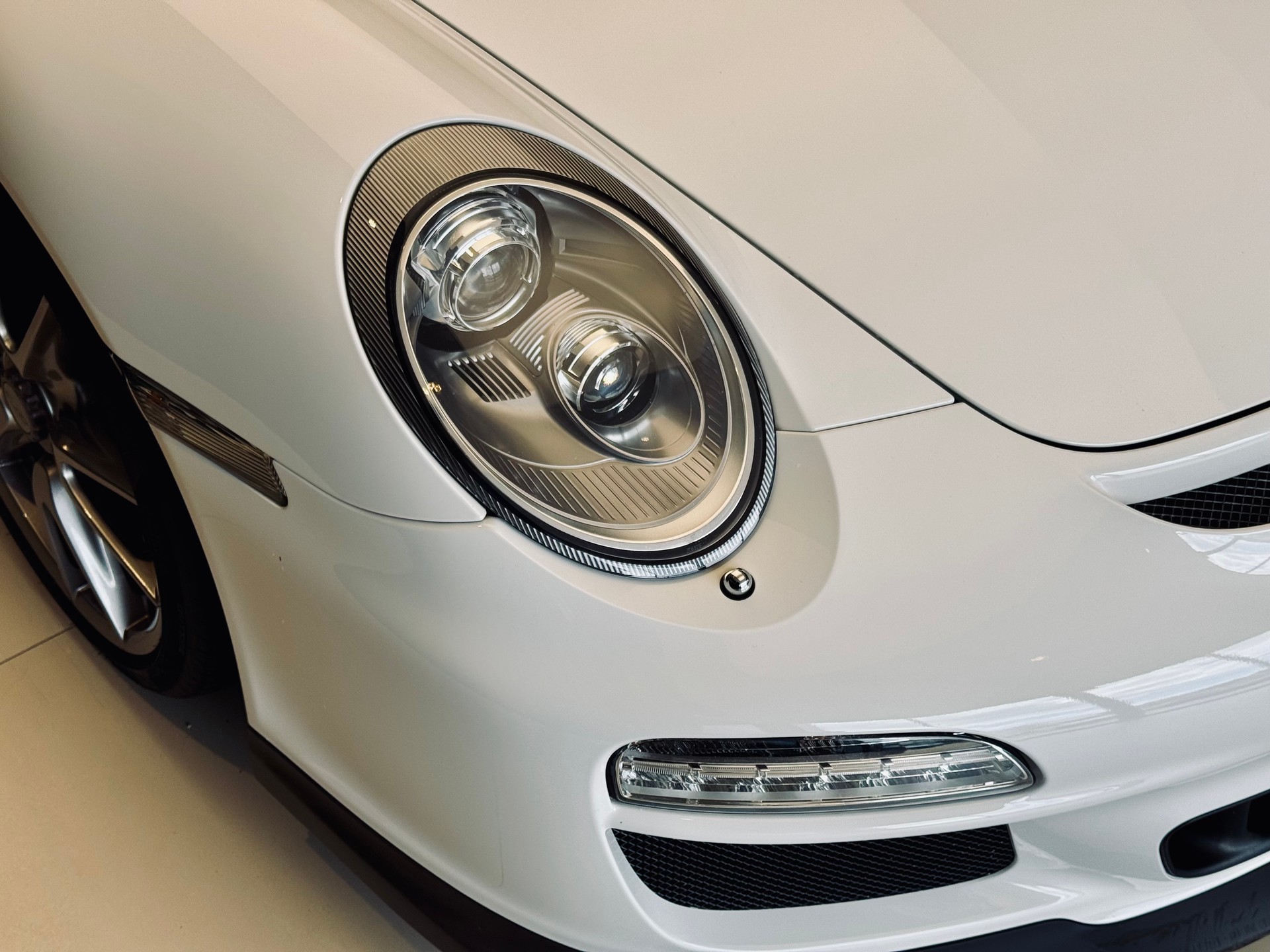 PORSCHE 911 GT3-image-6