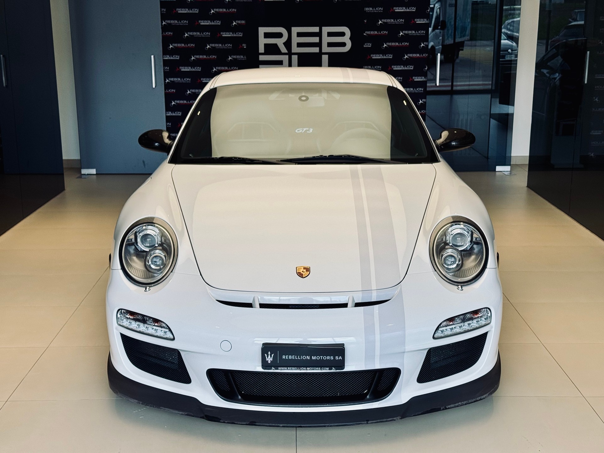 PORSCHE 911 GT3-image-1