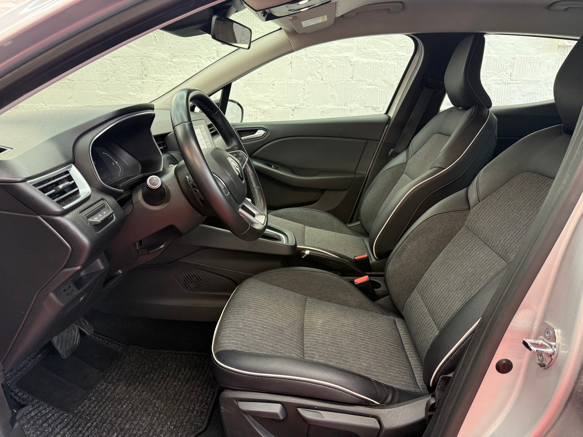 RENAULT Clio 1.3 Intens EDC-image-3