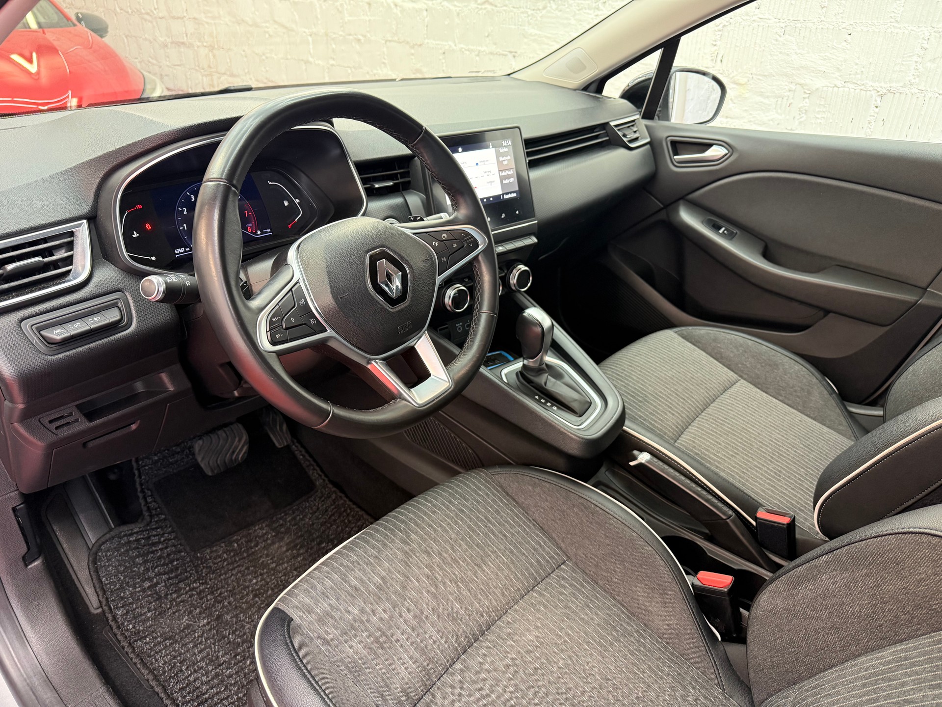 RENAULT Clio 1.3 Intens EDC-image-5