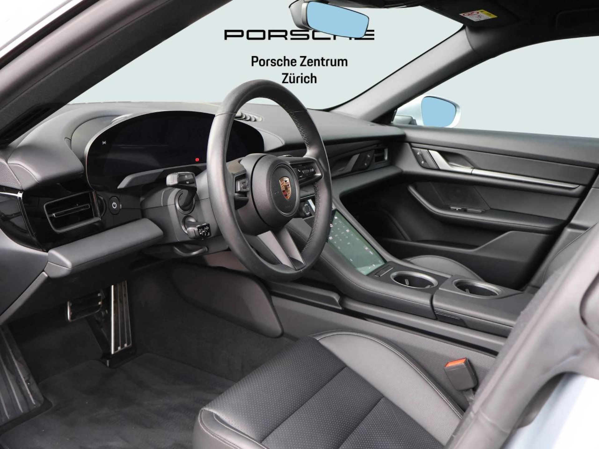 PORSCHE Taycan 4 Cross Turismo-image-3