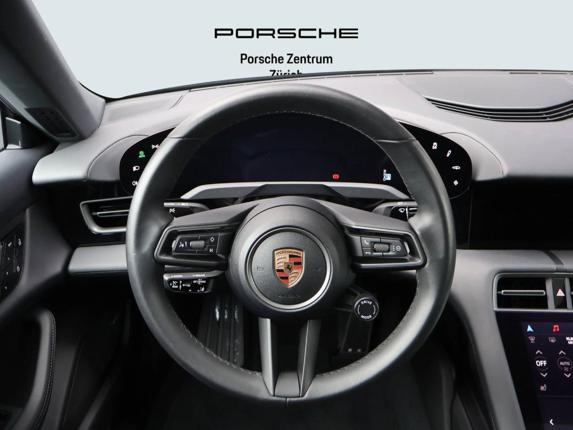 PORSCHE Taycan 4 Cross Turismo-image-10