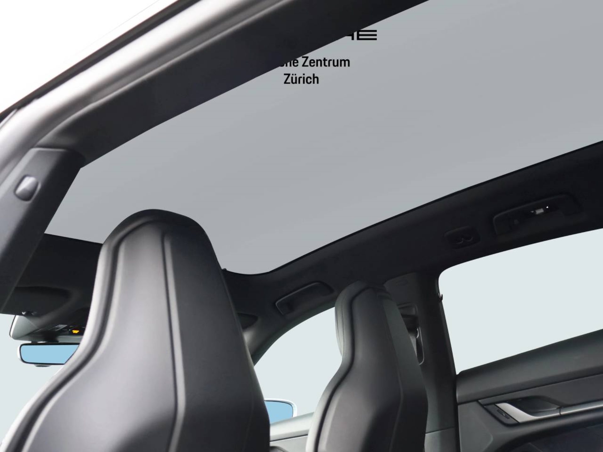 PORSCHE Taycan 4 Cross Turismo-image-16