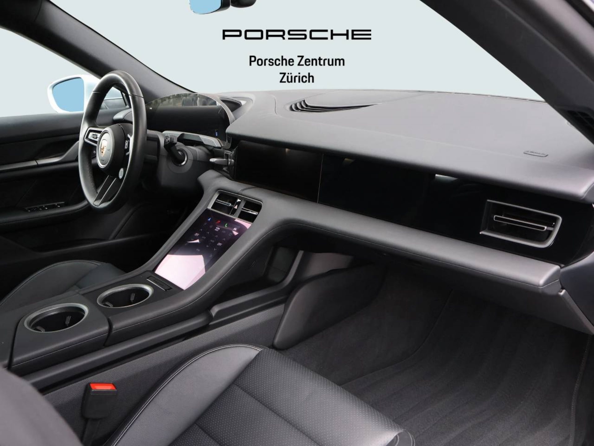 PORSCHE Taycan 4 Cross Turismo-image-12