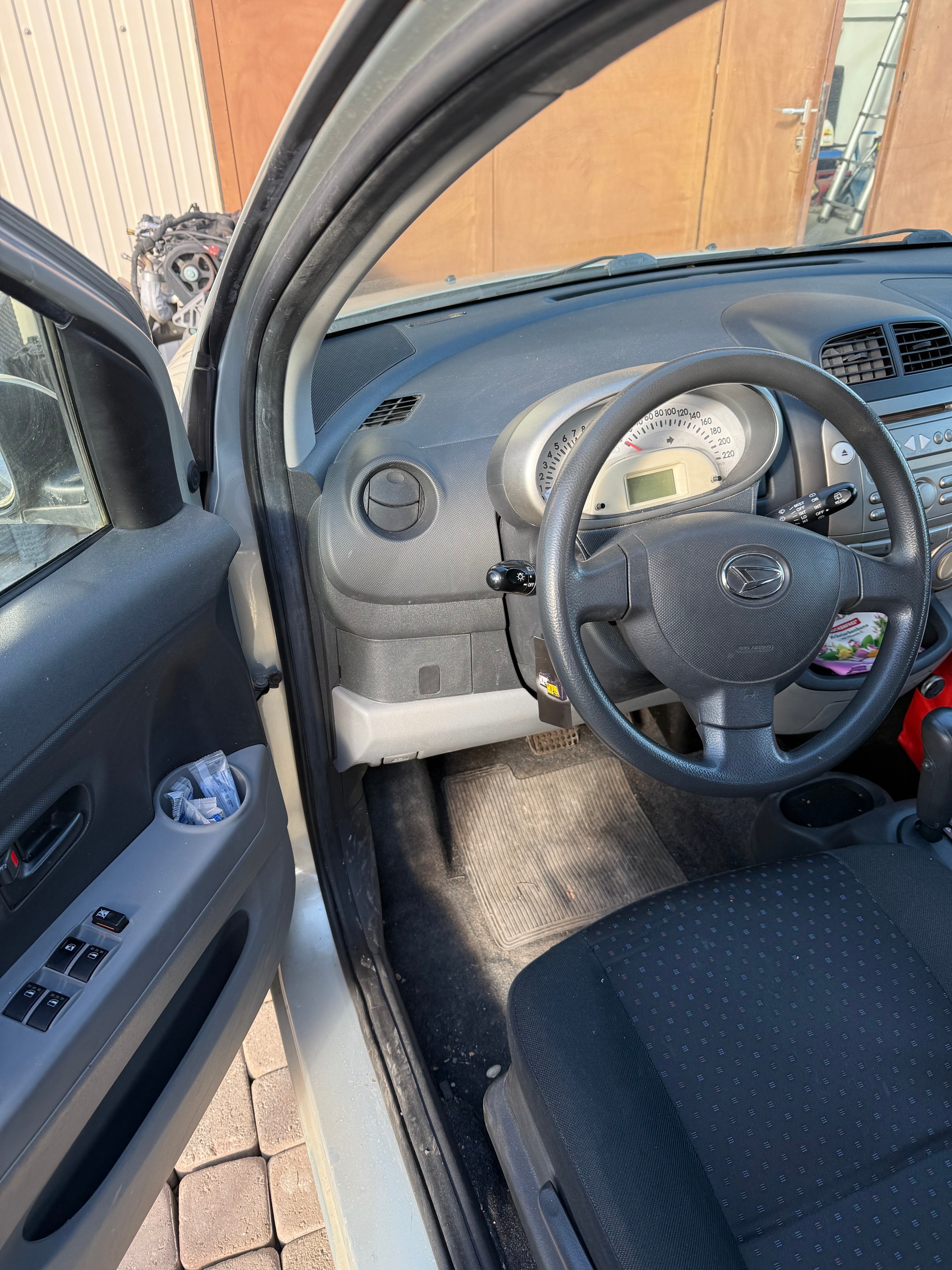 DAIHATSU SIRION-image-5