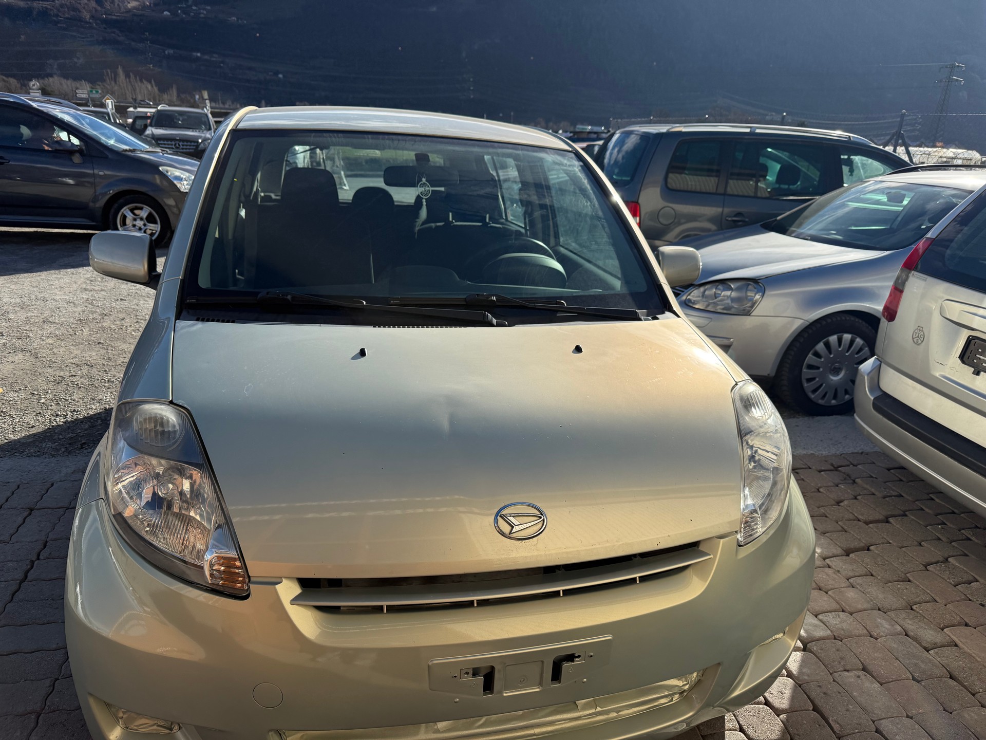 DAIHATSU SIRION