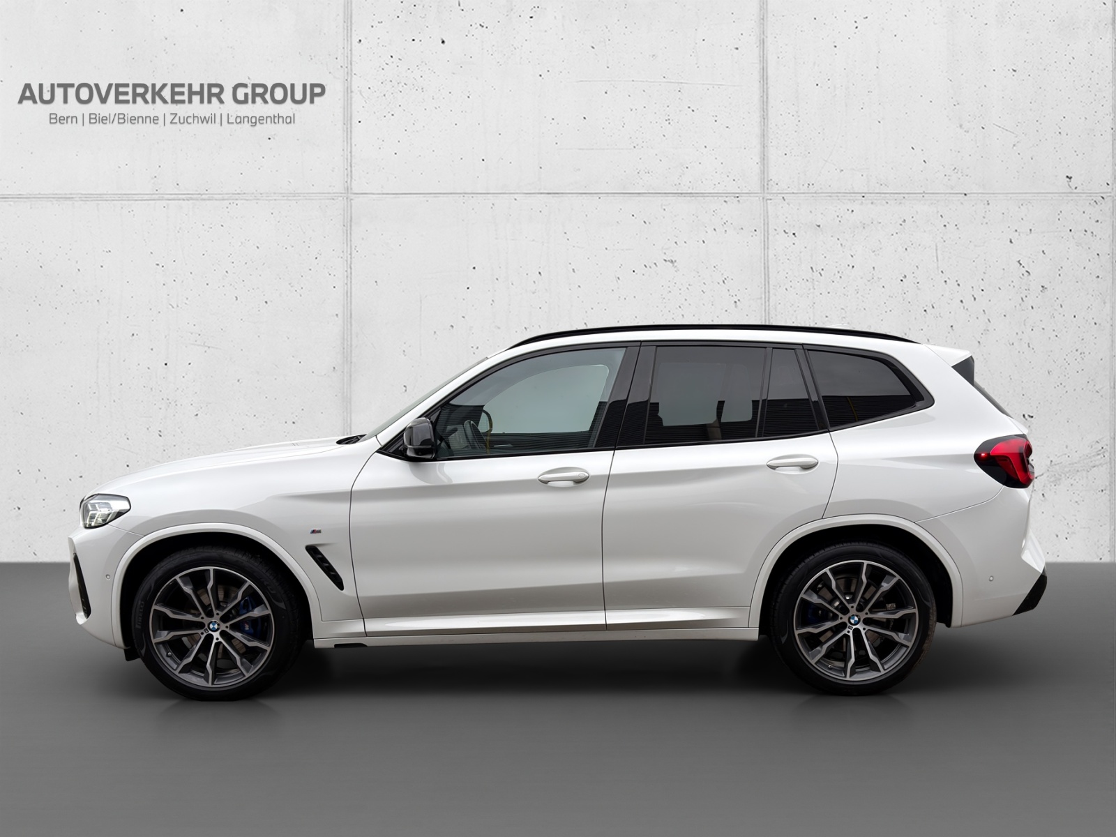 BMW X3 M40i-showroom-element-1