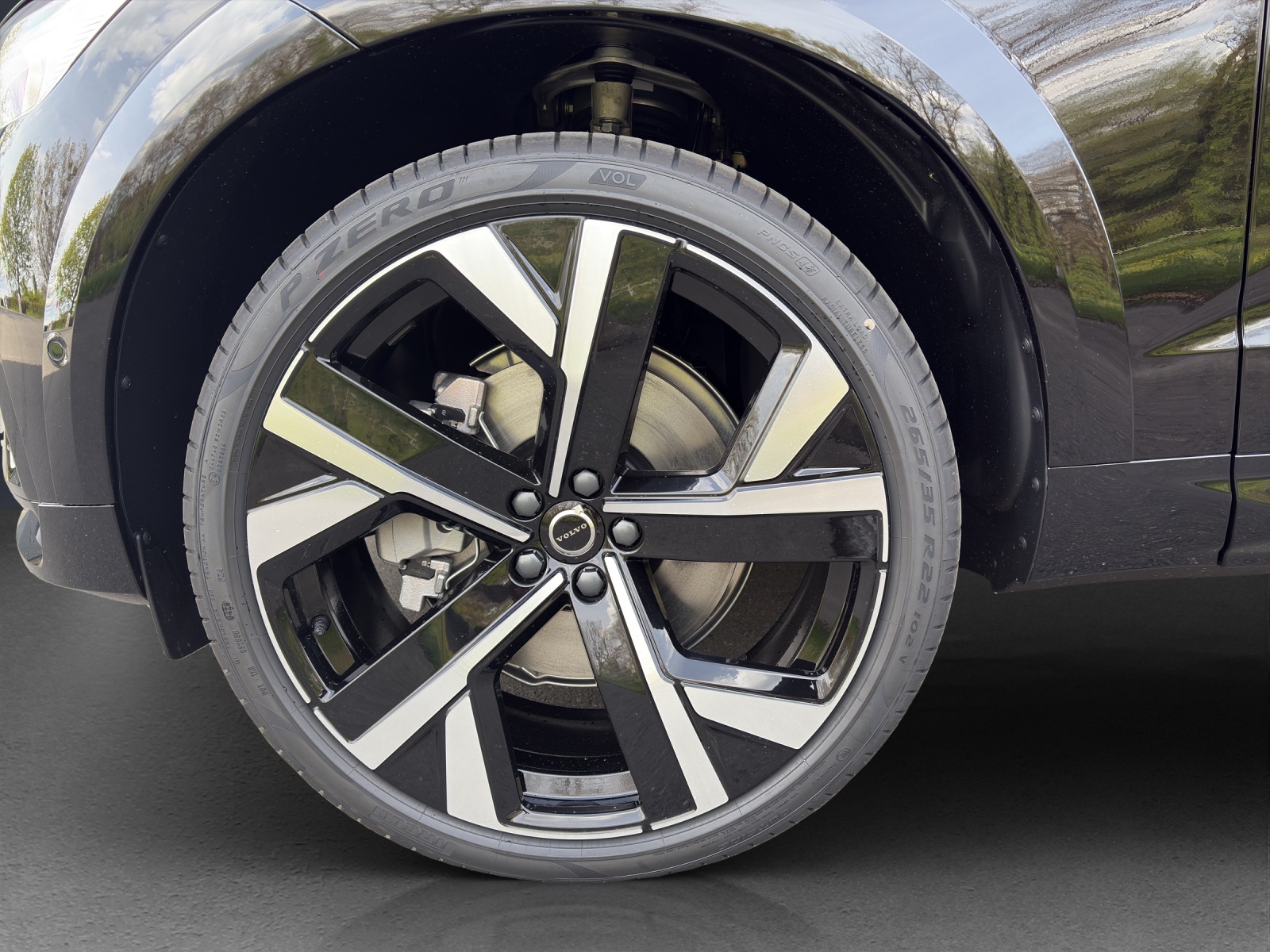 VOLVO XC60 T6 eAWD PluginHybrid Black Edition Geartronic-image-8