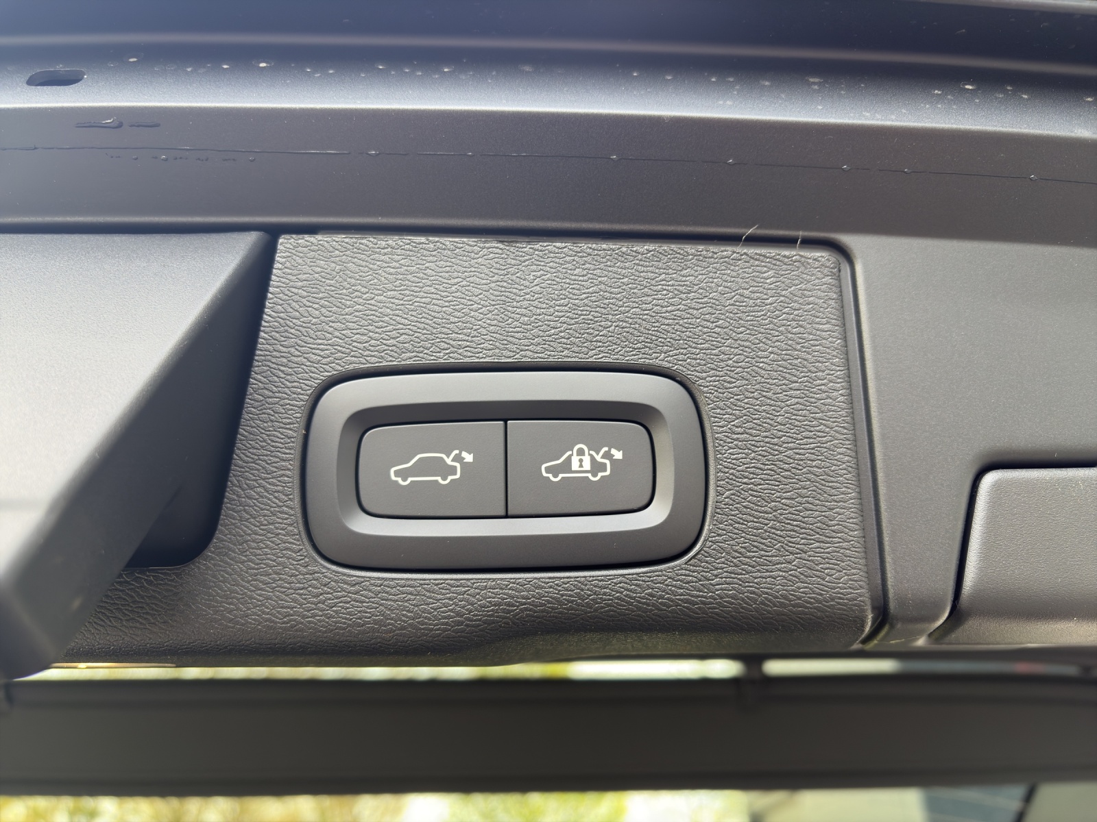 VOLVO XC60 T6 eAWD PluginHybrid Black Edition Geartronic-image-12