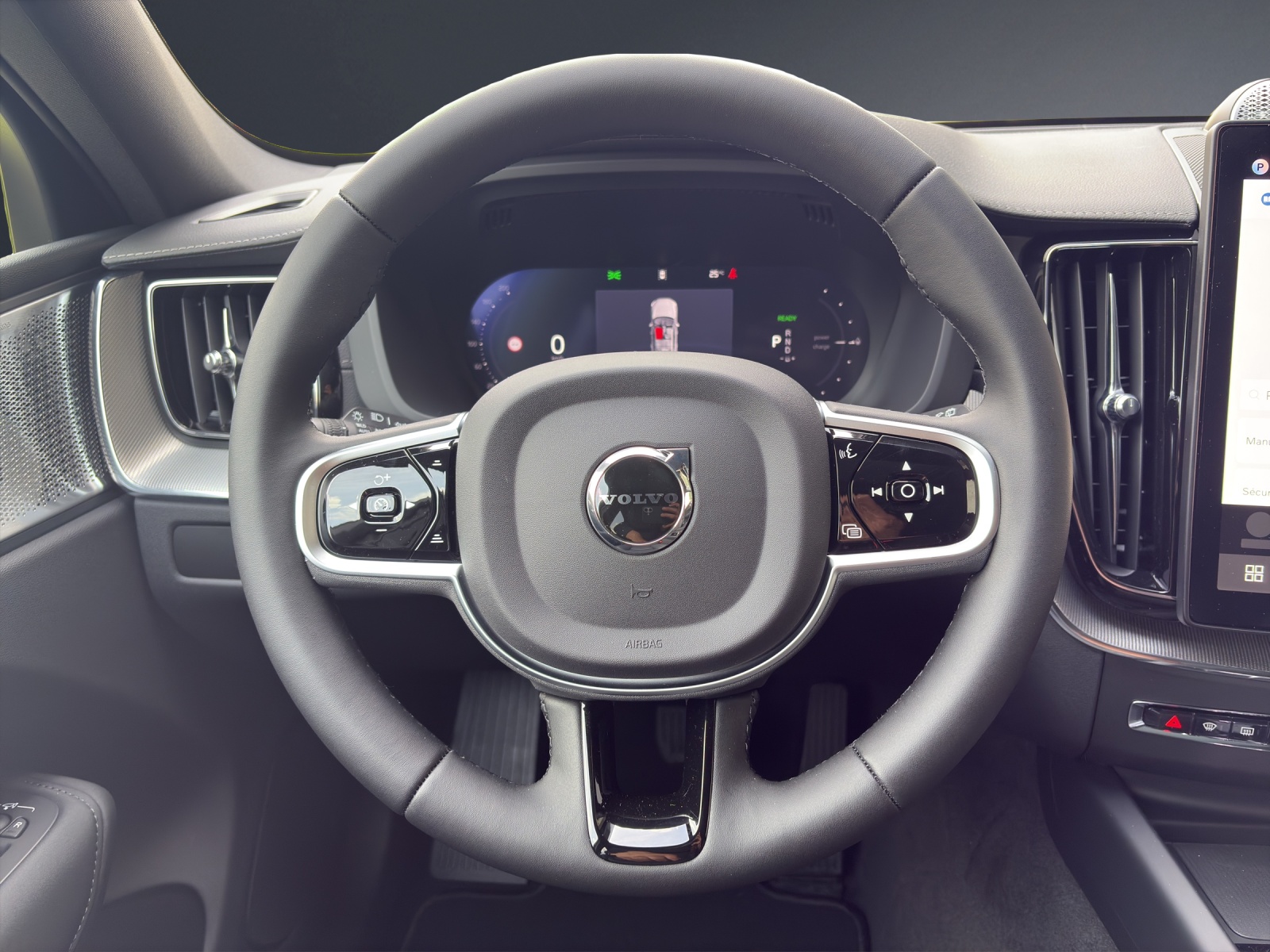 VOLVO XC60 T6 eAWD PluginHybrid Black Edition Geartronic-image-13