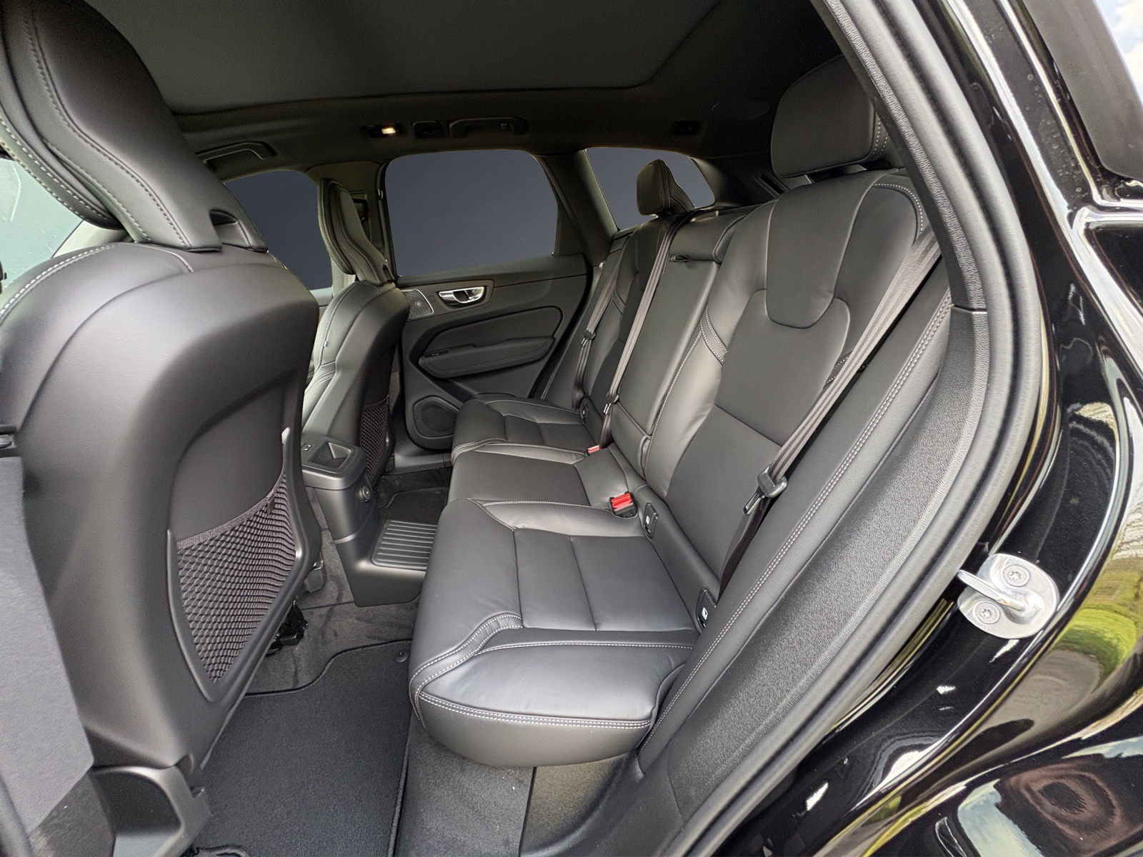 VOLVO XC60 T6 eAWD PluginHybrid Black Edition Geartronic-image-9