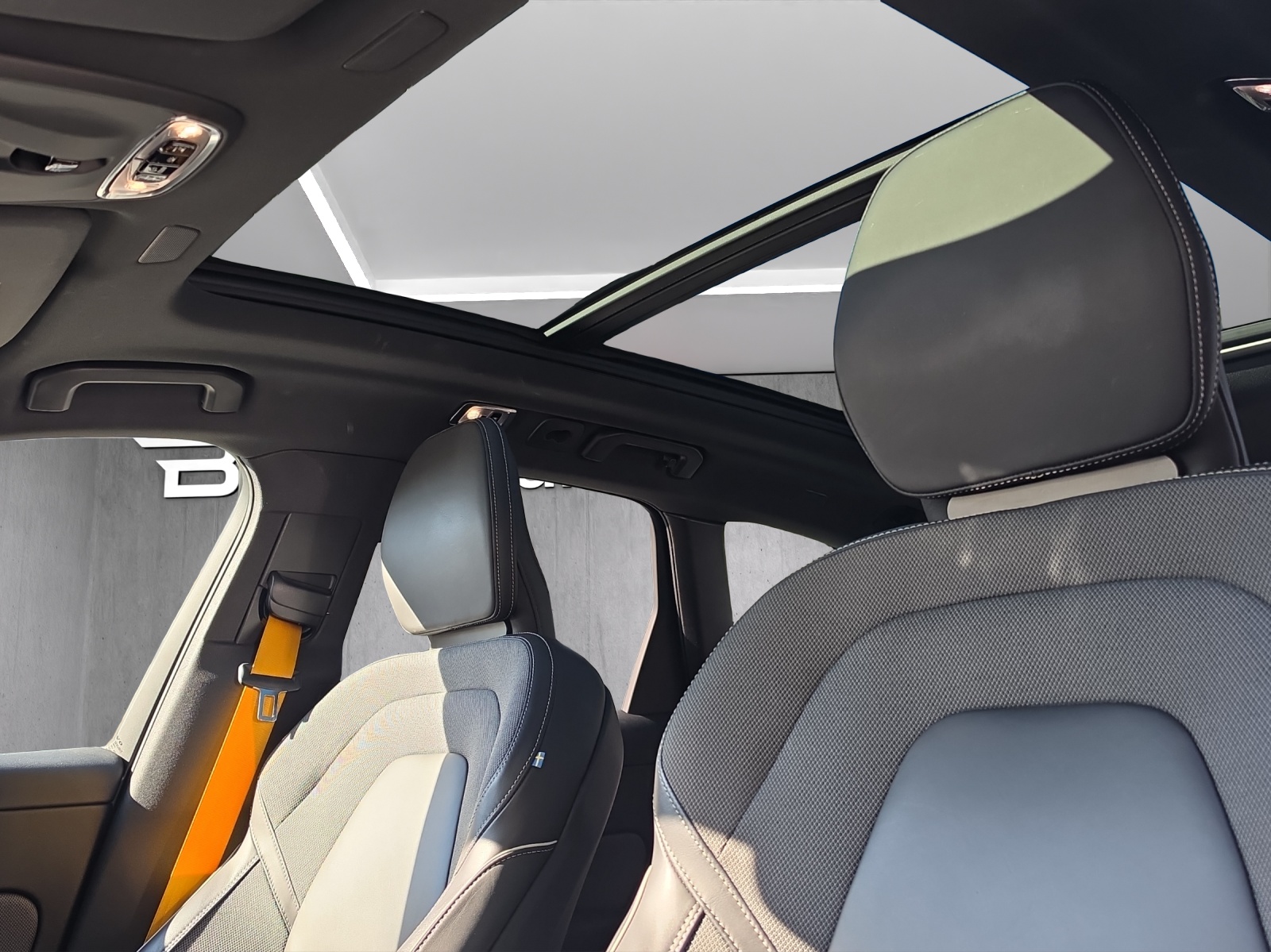 VOLVO XC60 T8 eAWD PluginHybrid Polestar Geartronic-image-14