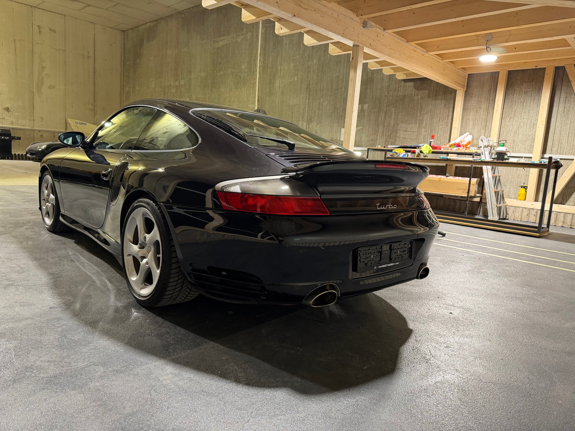 PORSCHE 911 Turbo-image-2