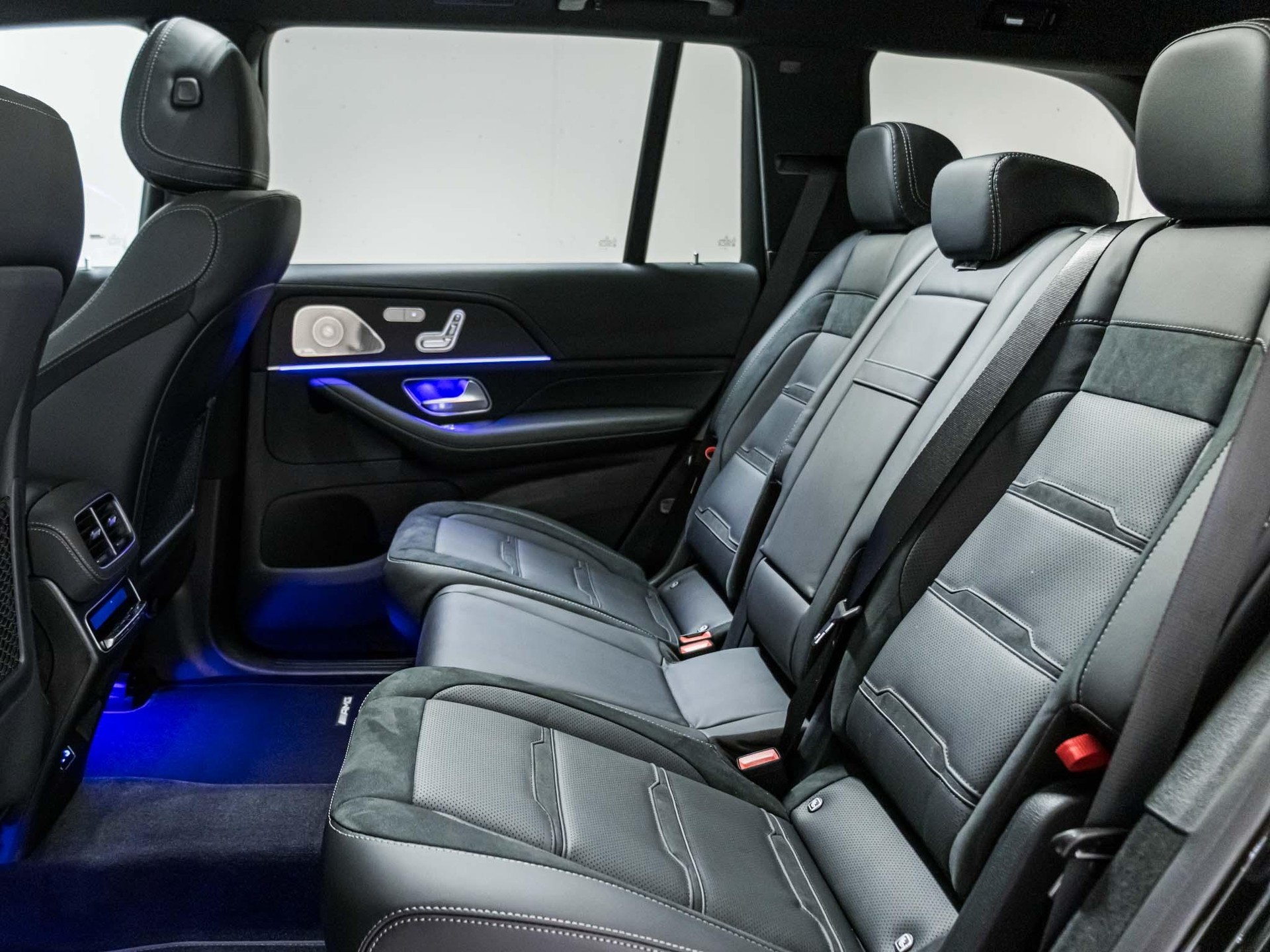 MERCEDES-BENZ GLS AMG 63 4MATIC+-image-7