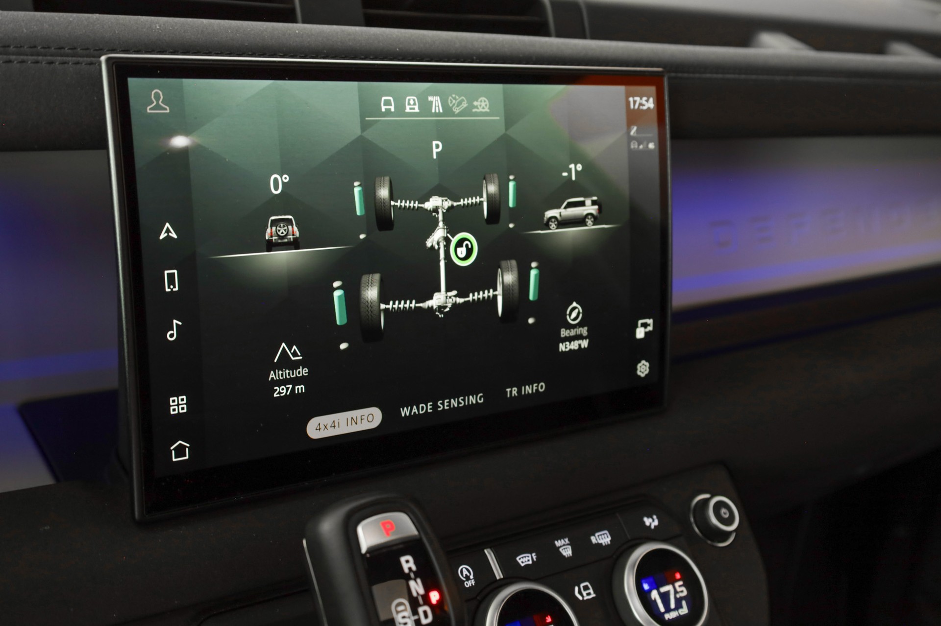 LAND ROVER Defender 110 3.0 D I6 250 X-Dynamic SE AWD AT8-image-15