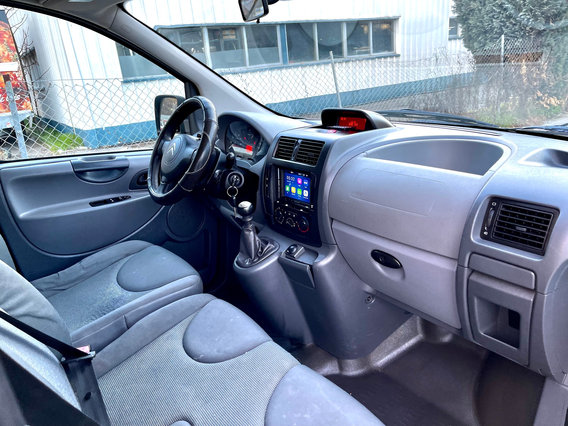 CITROEN Jumpy 2.0 HDi L2H1 Attraction-image-22