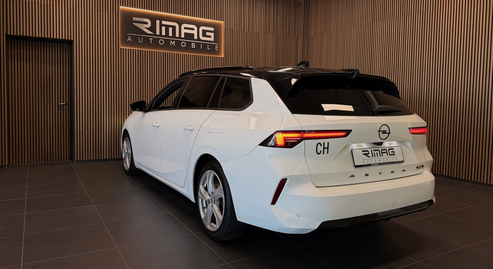 OPEL Astra Sports Tourer 1.6 PHEV Turbo GSe | CH-Fzg. | CarVertical-image-9