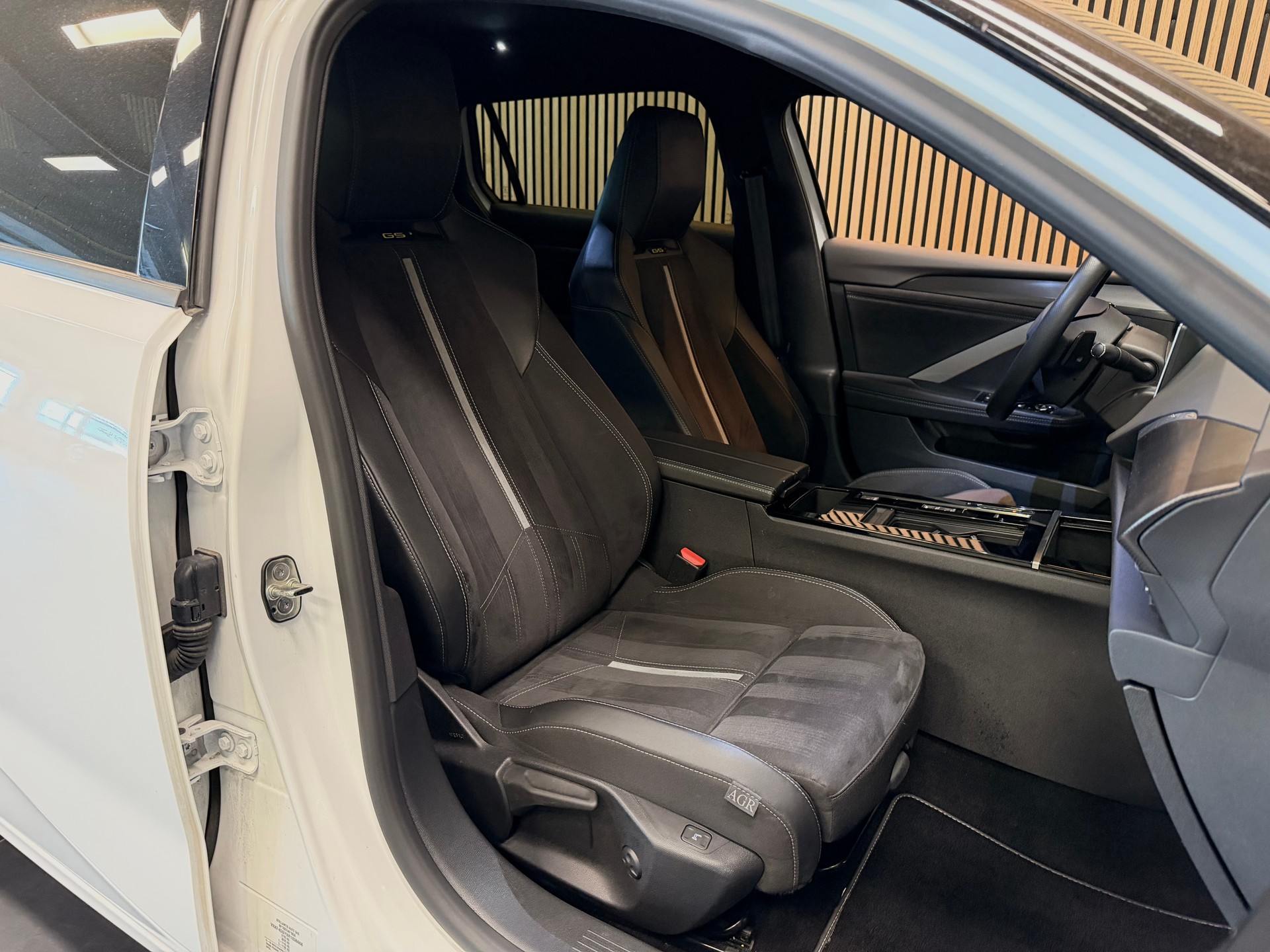 OPEL Astra Sports Tourer 1.6 PHEV Turbo GSe | CH-Fzg. | CarVertical-image-18