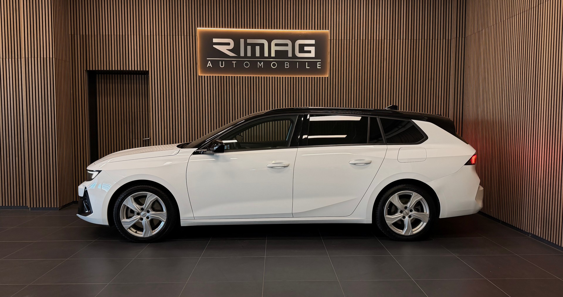 OPEL Astra Sports Tourer 1.6 PHEV Turbo GSe | CH-Fzg. | CarVertical-image-4