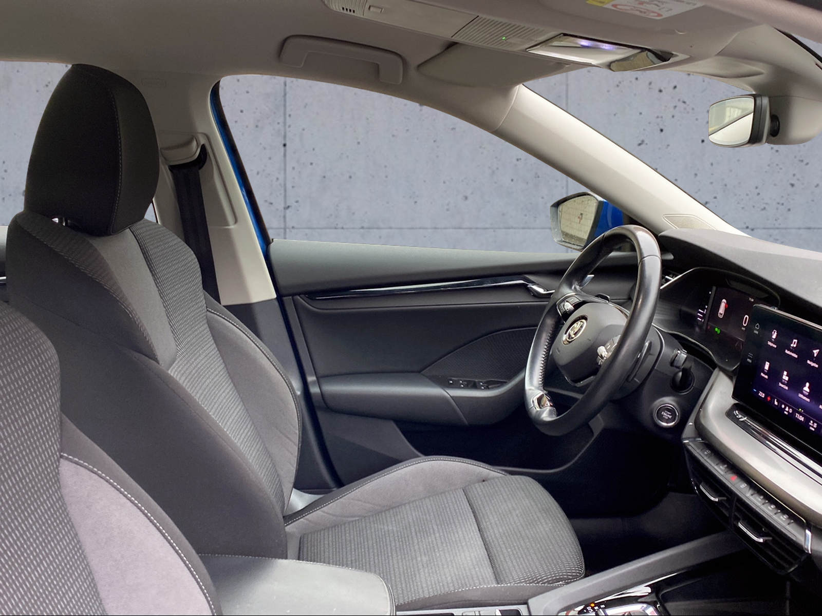 SKODA Octavia Combi 1.5 TSI G-Tec DSG Ambition-image-8