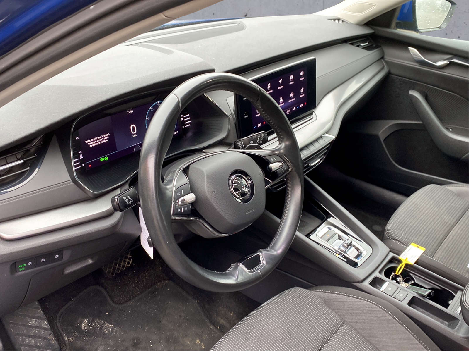 SKODA Octavia Combi 1.5 TSI G-Tec DSG Ambition-image-2
