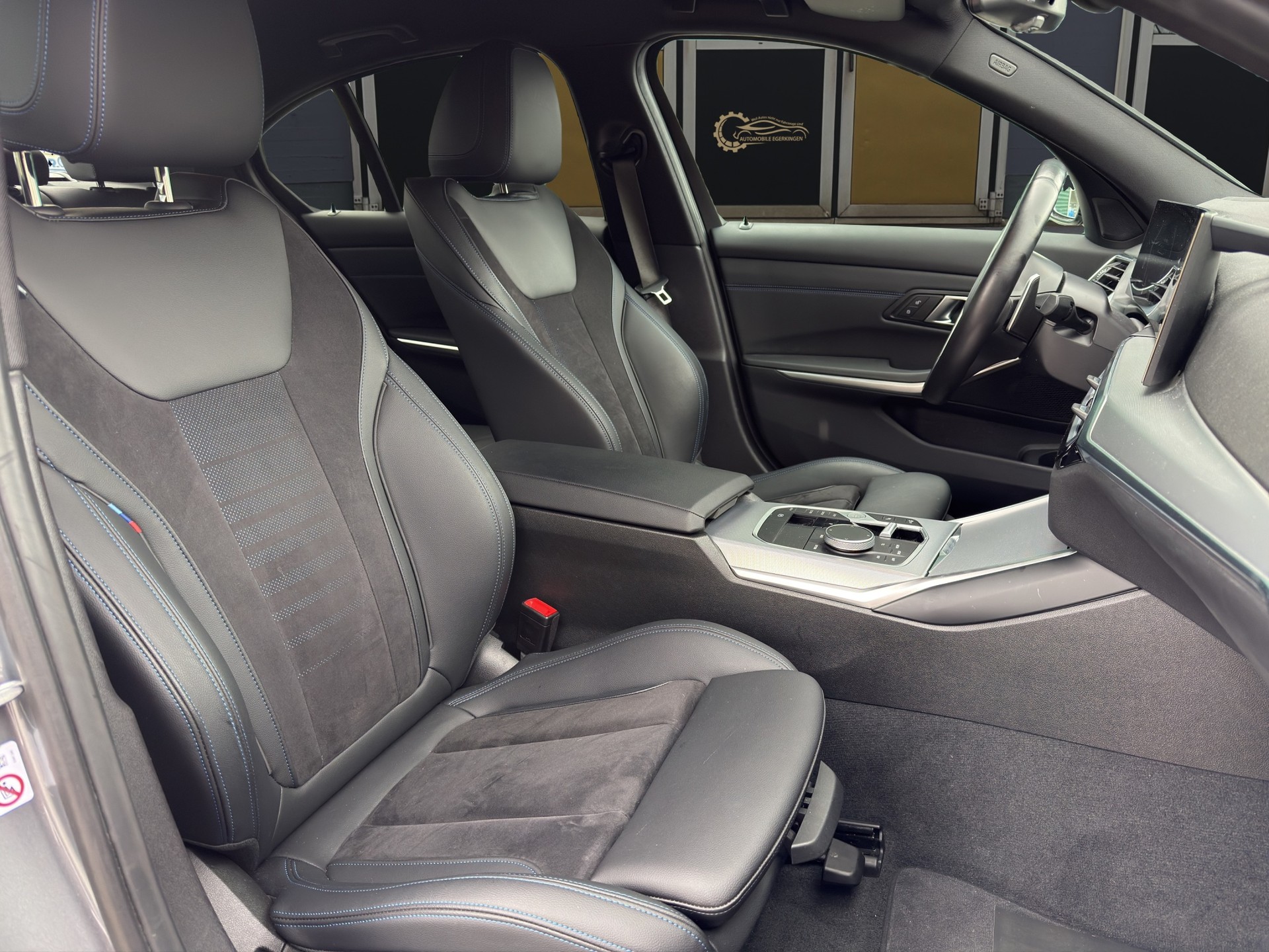 BMW 320d xDrive 48V Steptronic M Sport-image-9