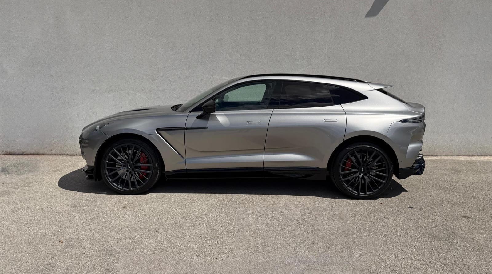 ASTON MARTIN 707-image-2
