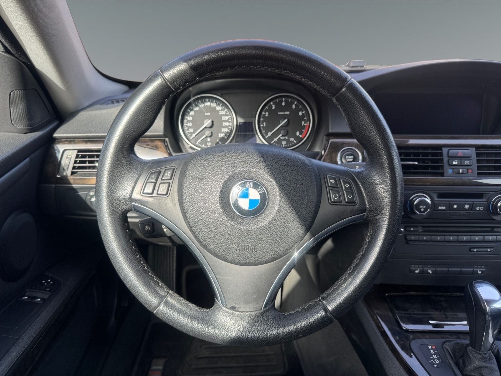 BMW 325i Coupé Steptronic-image-11