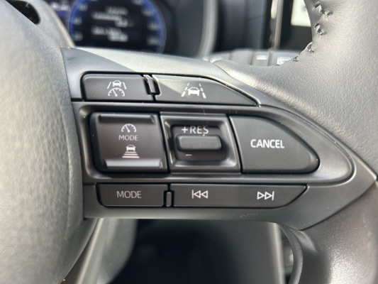 TOYOTA Yaris Cross 1.5 Prem. AWD-image-12