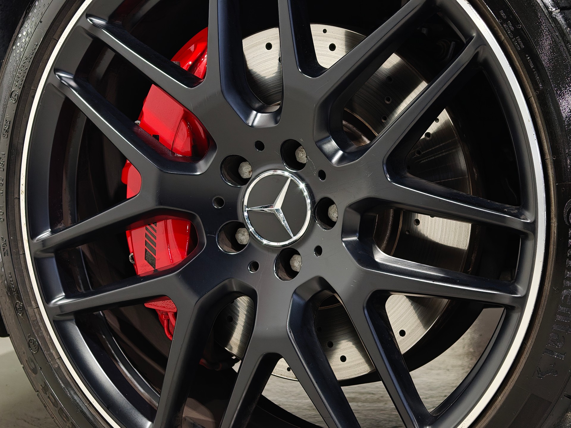 MERCEDES-BENZ GLA 45 S AMG 4matic+ Schalensitze CH Fahrzeug-image-23