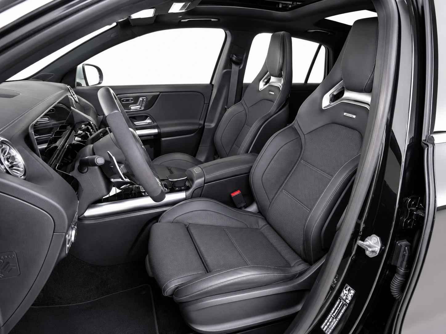 MERCEDES-BENZ GLA 45 S AMG 4matic+ Schalensitze CH Fahrzeug-image-6
