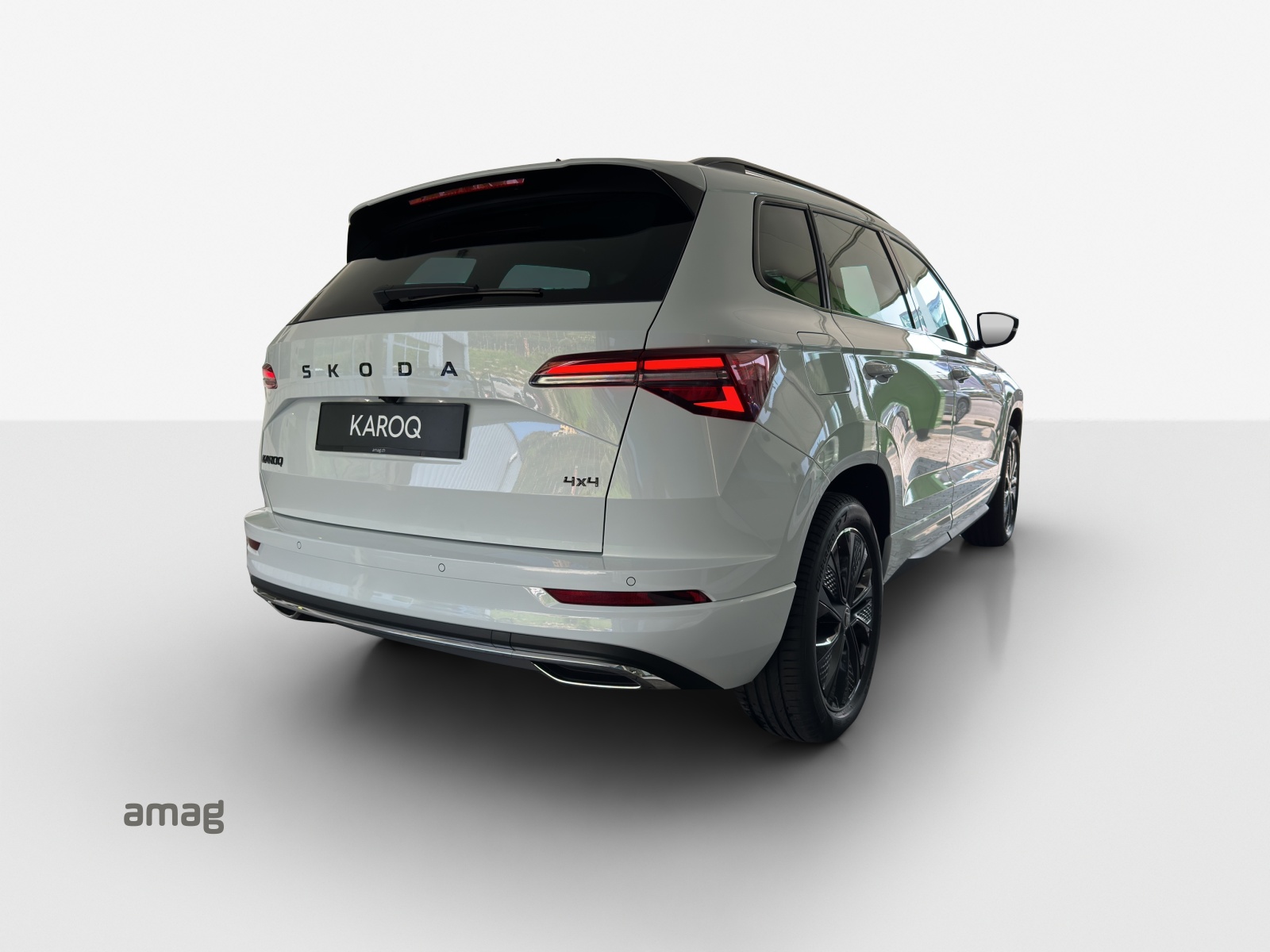 SKODA Karoq 2.0 TSI SportLine 4x4 DSG-image-4