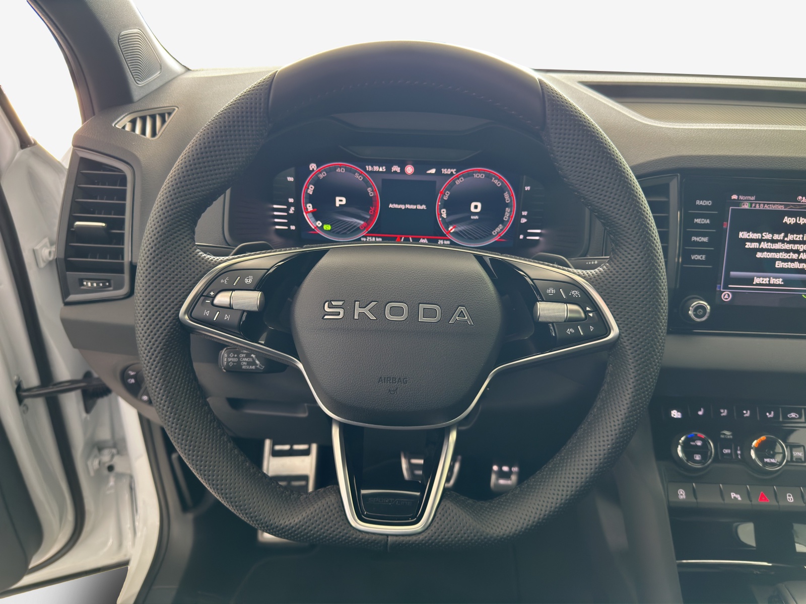 SKODA Karoq 2.0 TSI SportLine 4x4 DSG-image-9