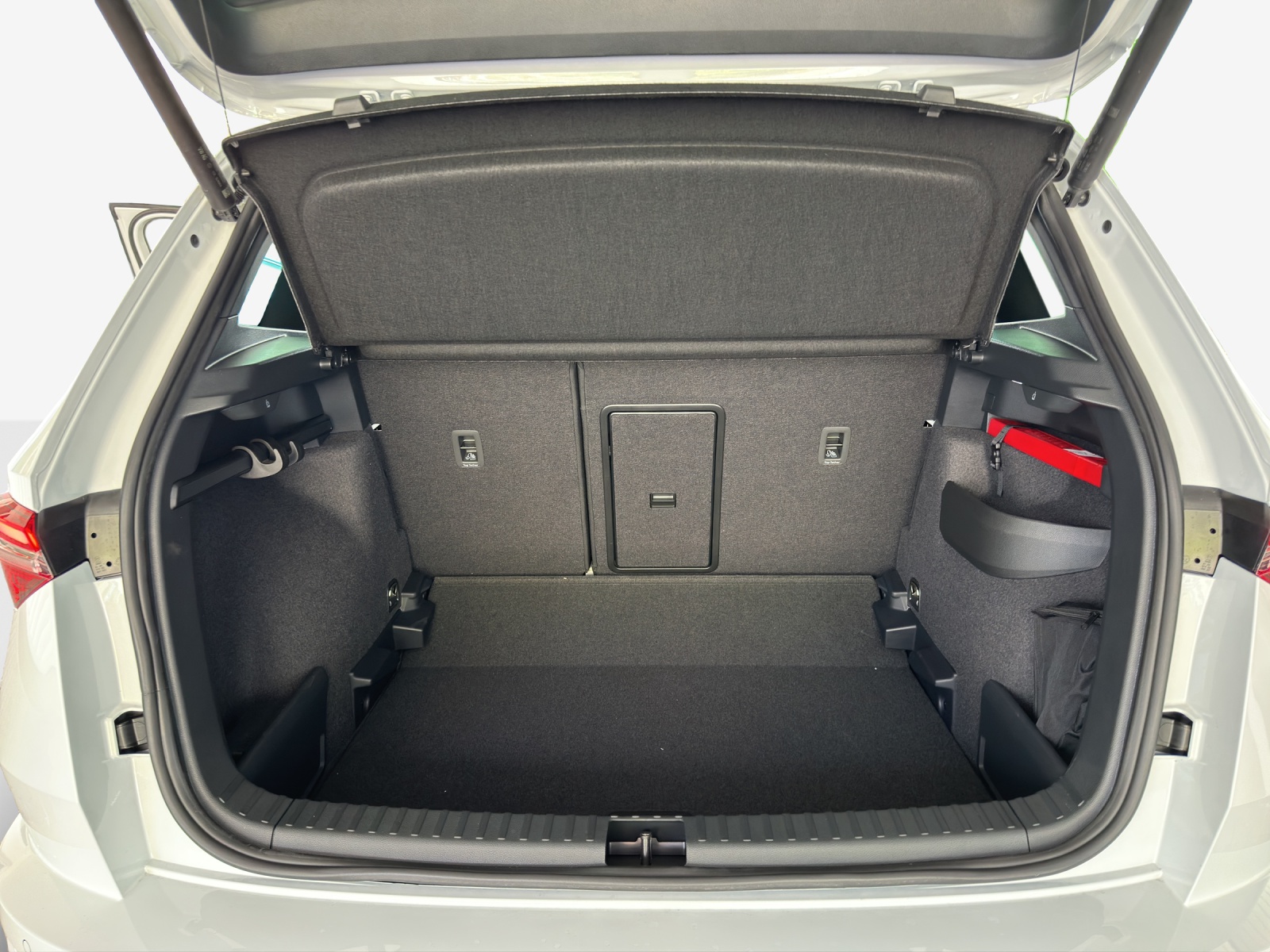 SKODA Karoq 2.0 TSI SportLine 4x4 DSG-image-12
