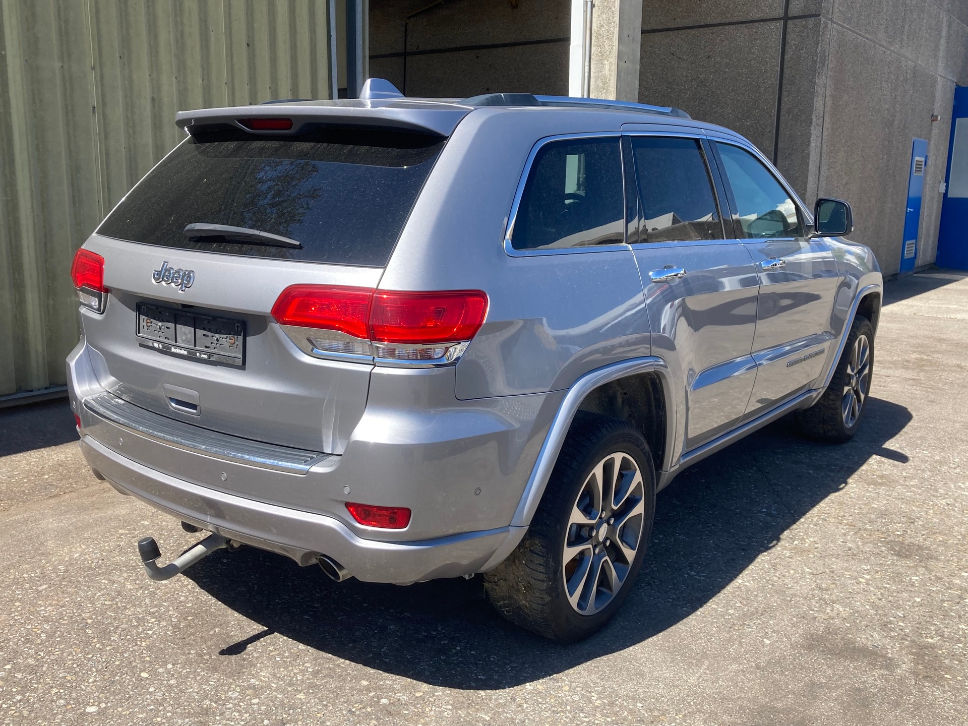 JEEP Grand Cherokee 3.0 CRD Overland Automatic-image-3