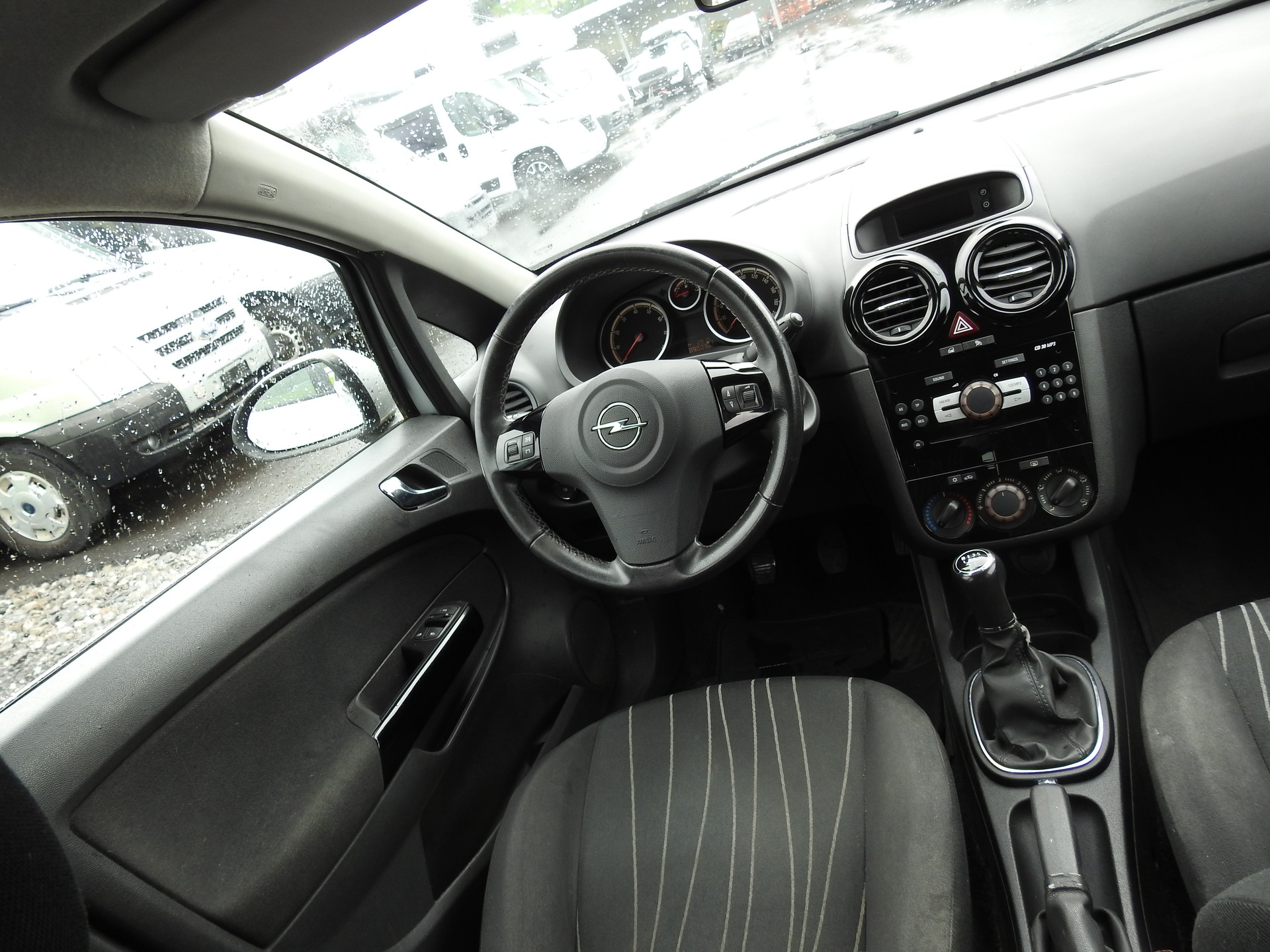 OPEL Corsa 1.4 TP Color Edition-image-17