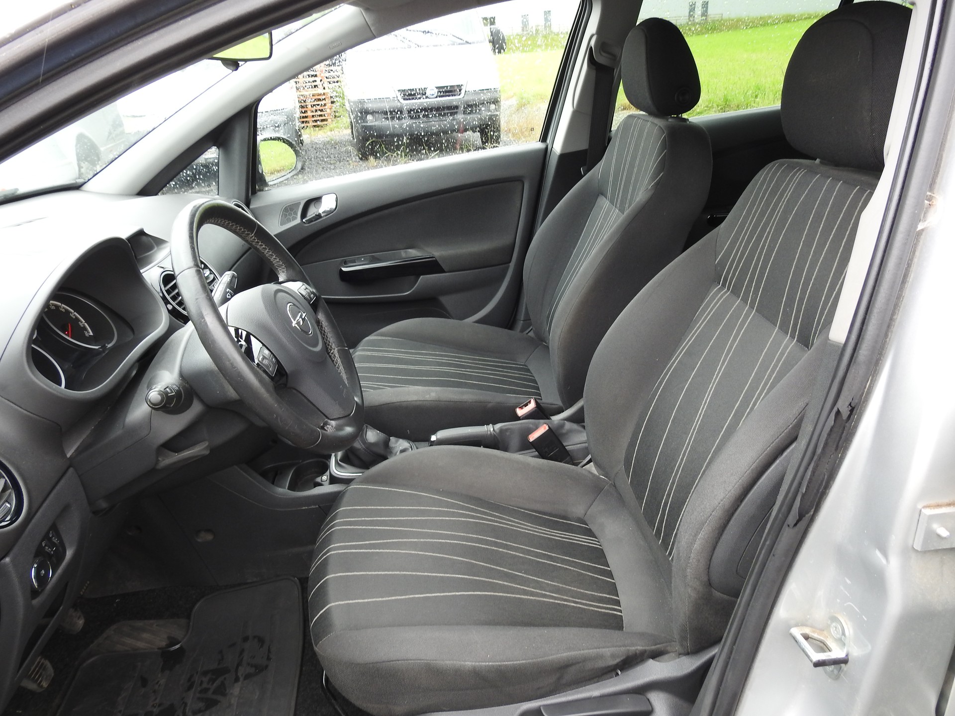 OPEL Corsa 1.4 TP Color Edition-image-11