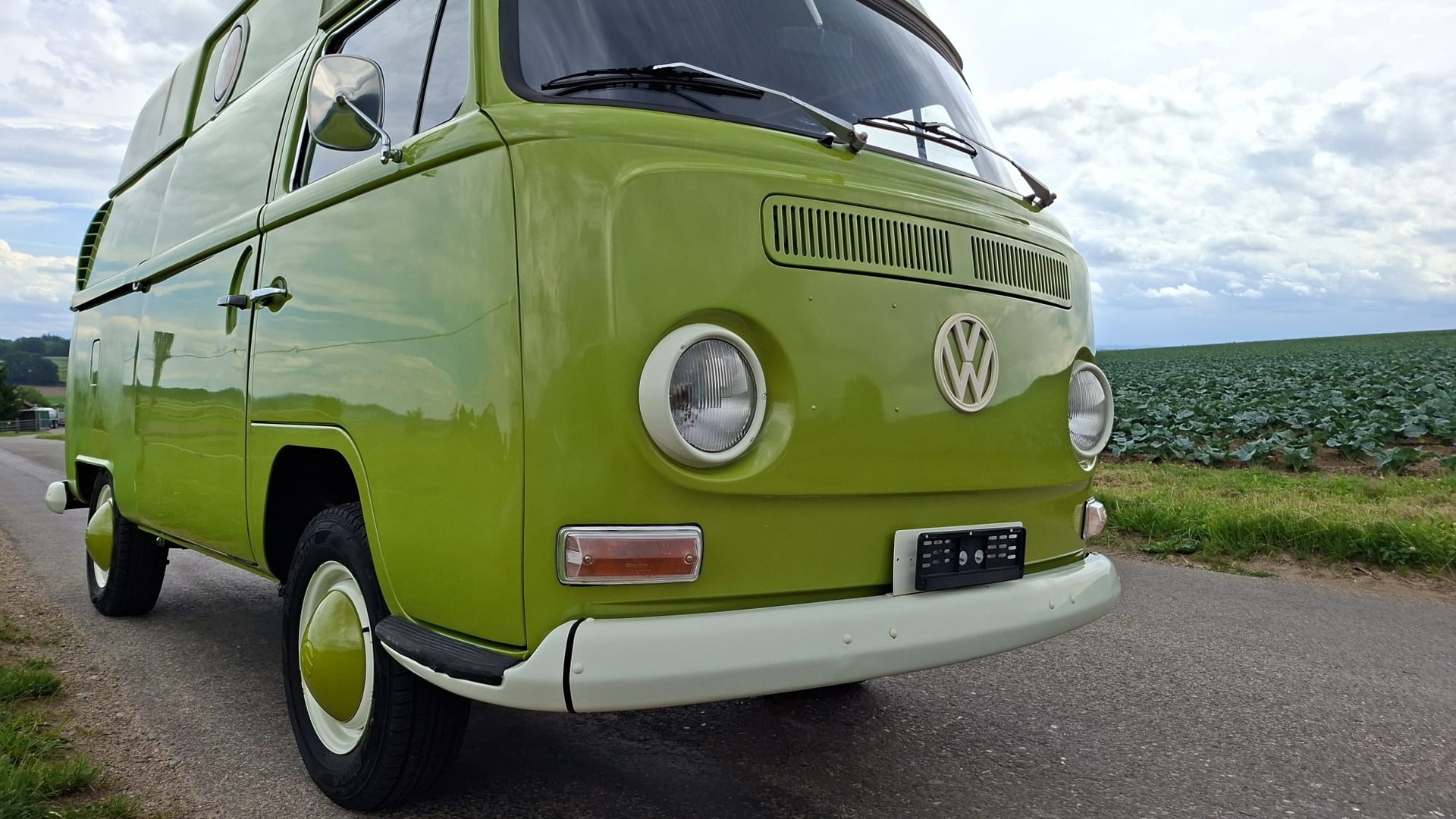 VW Typ 2 Bus-image-6