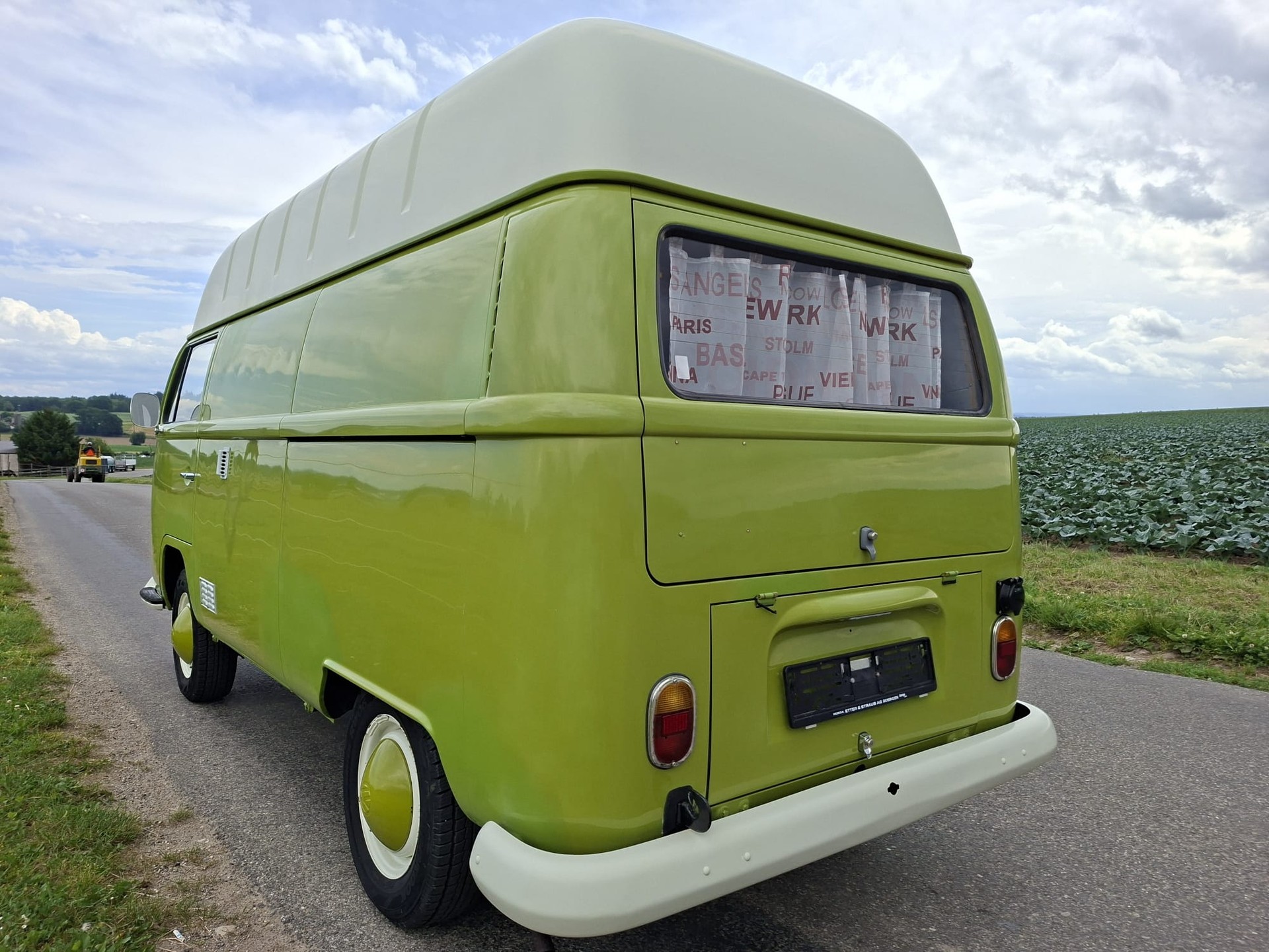 VW Typ 2 Bus-image-3
