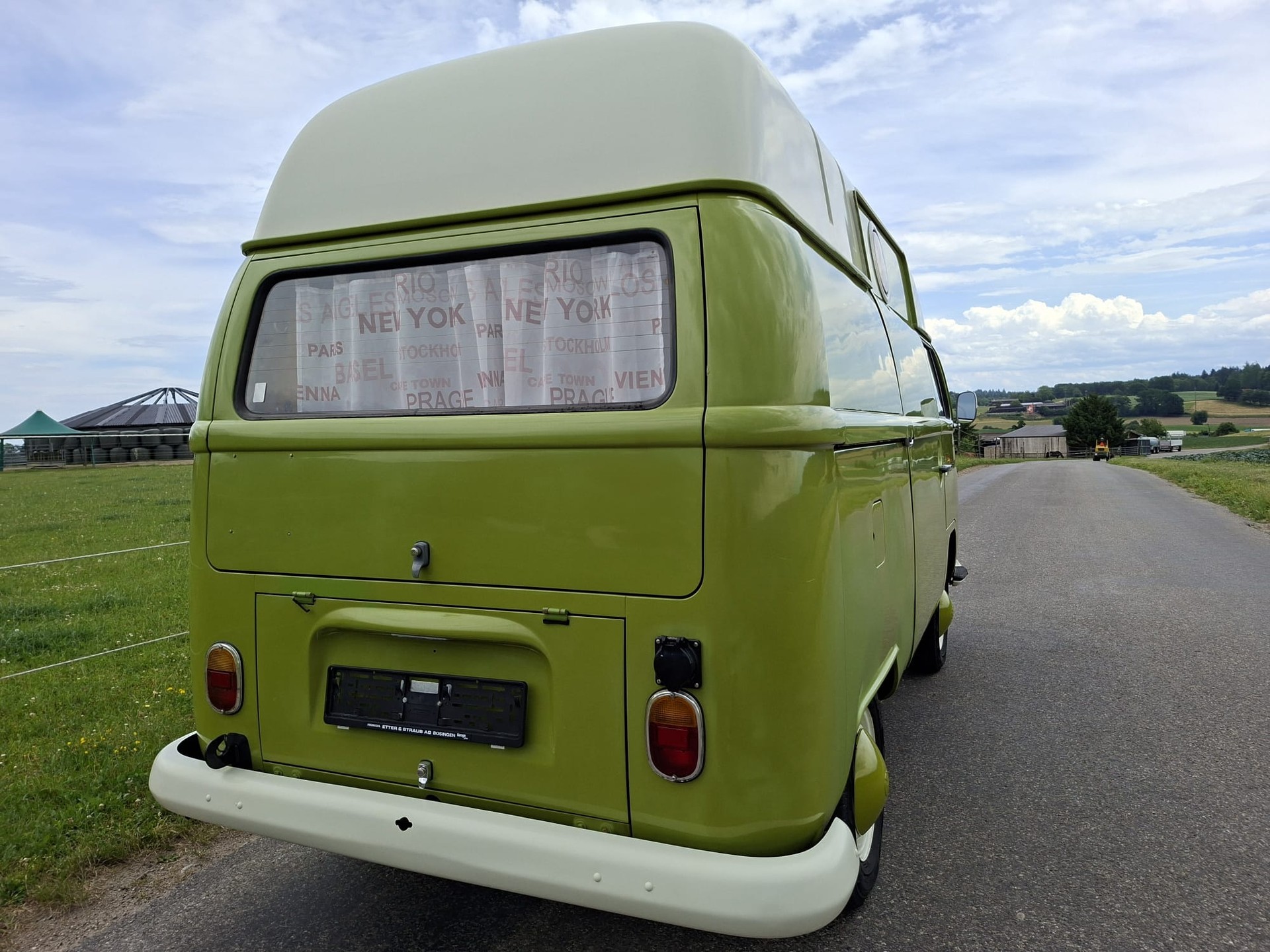 VW Typ 2 Bus-image-4