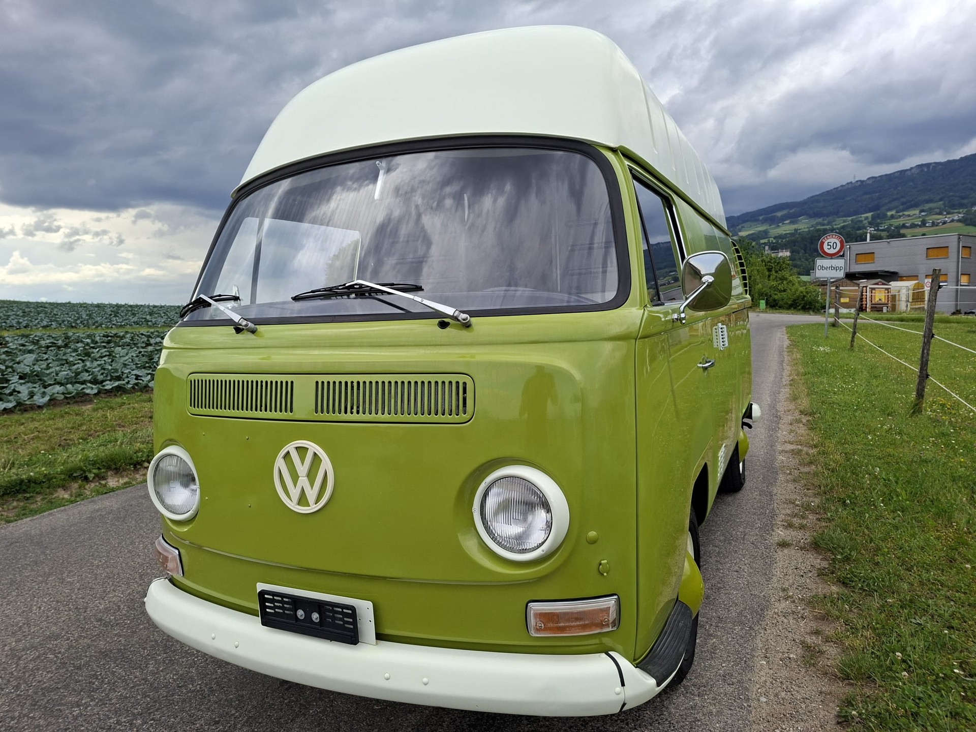 VW Typ 2 Bus-image-1