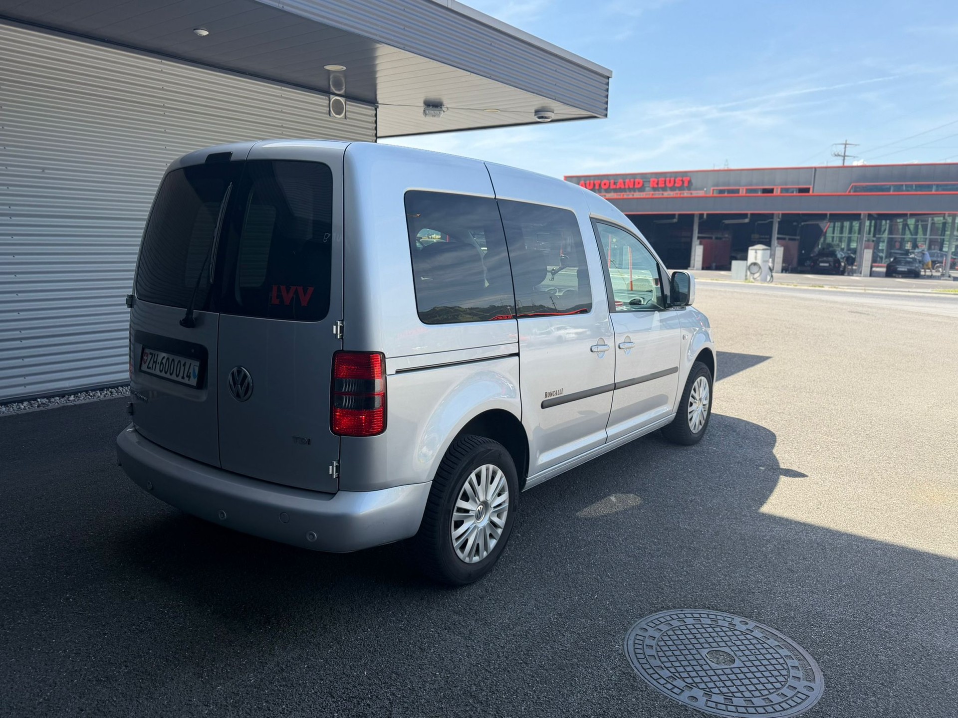 VW Caddy 1.6 TDI-image-4