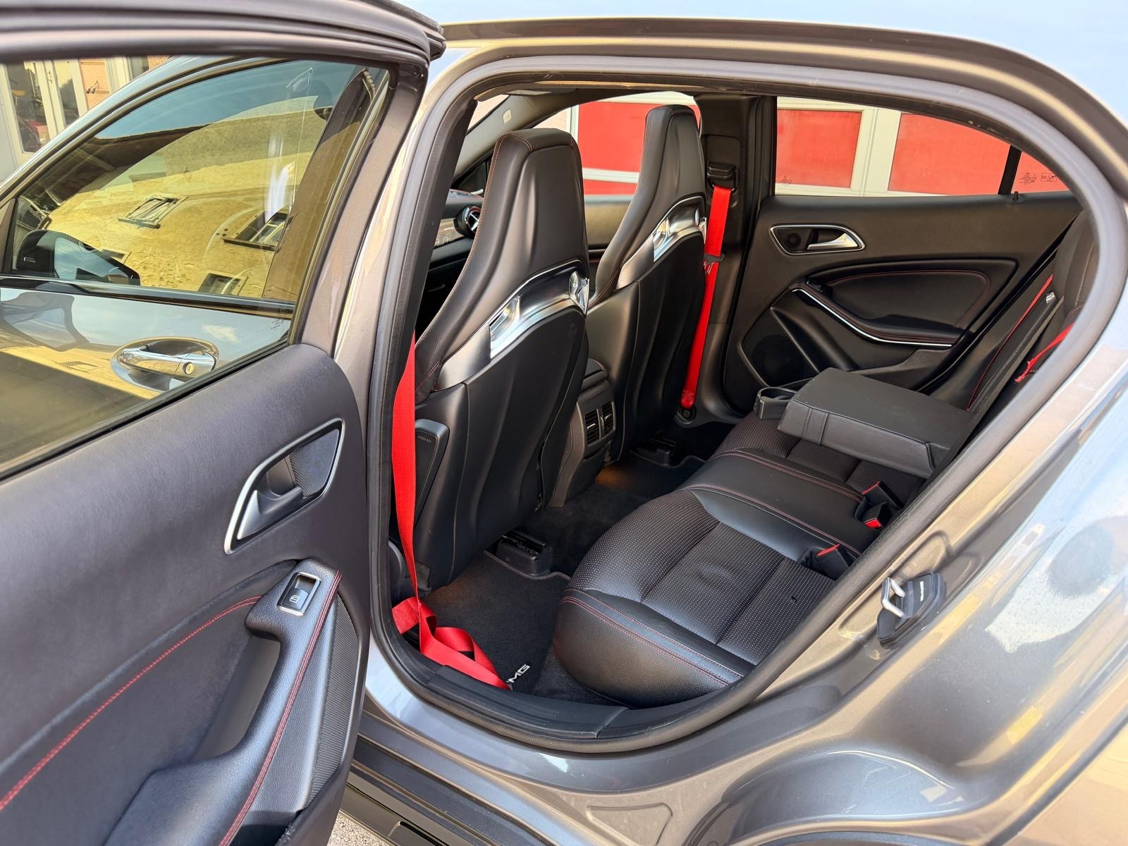 MERCEDES-BENZ GLA 45 AMG 4Matic 7G-DCT-image-10