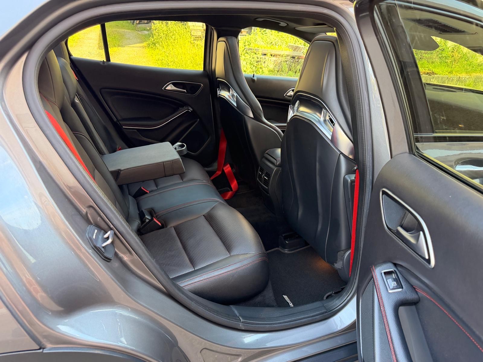 MERCEDES-BENZ GLA 45 AMG 4Matic 7G-DCT-image-12