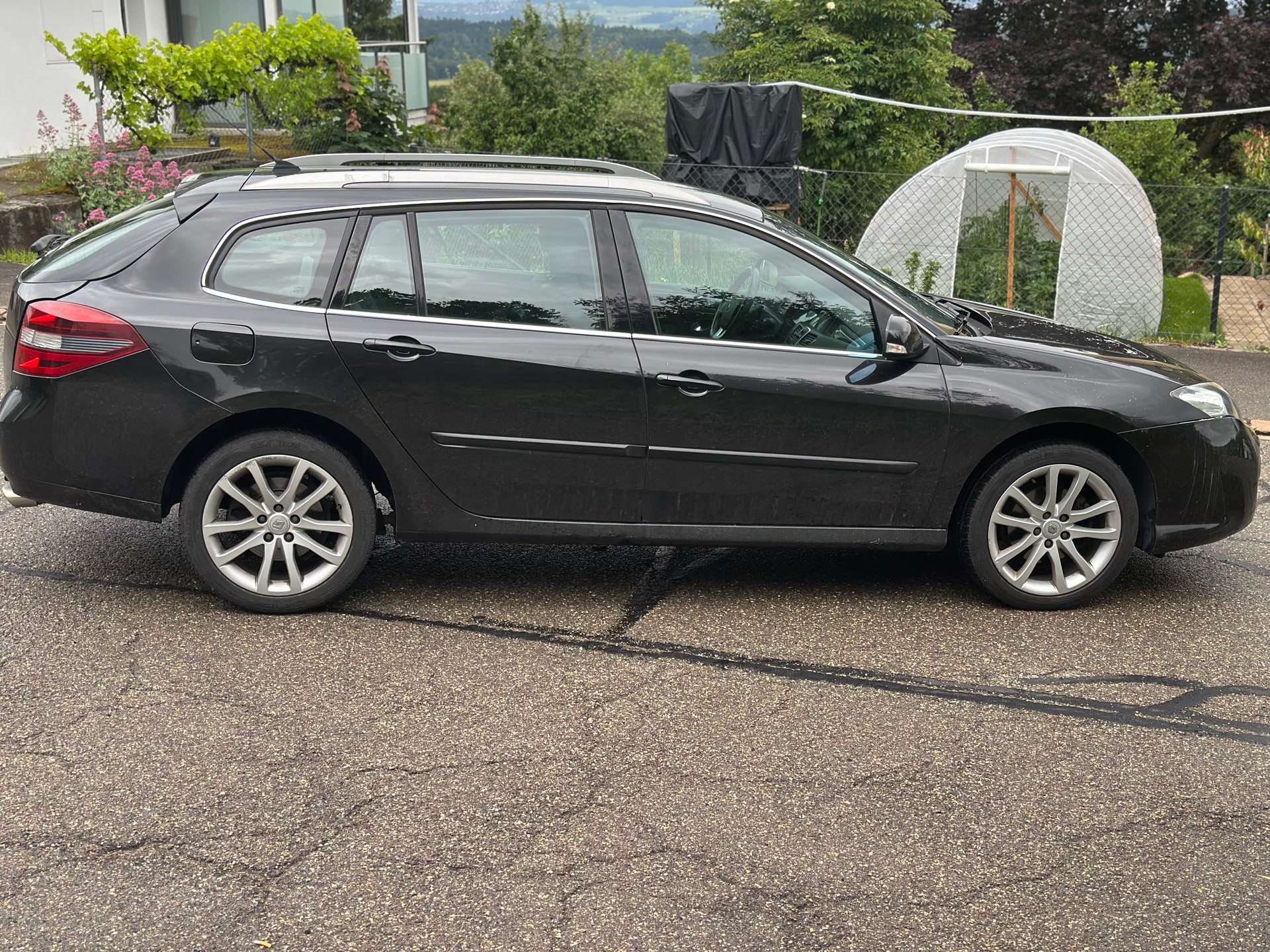 RENAULT Laguna Grandtour 2.0 16V T Initiale Automatic-image-4