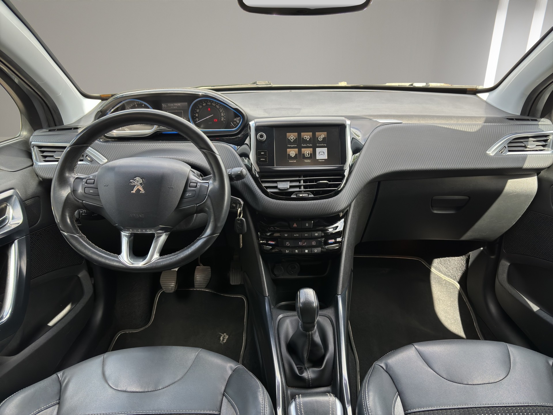 PEUGEOT 2008 1.6 VTI Allure-image-13