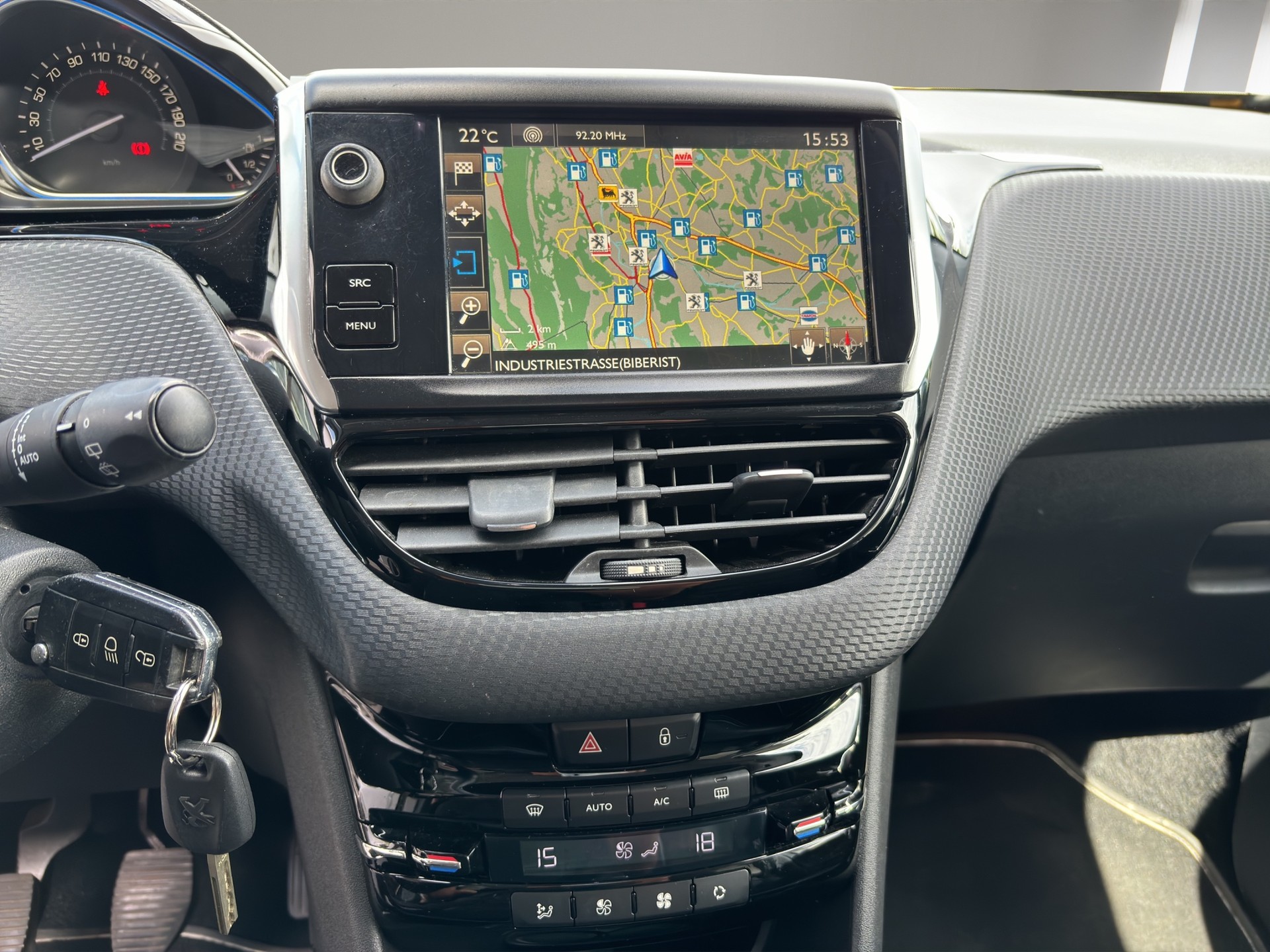 PEUGEOT 2008 1.6 VTI Allure-image-15