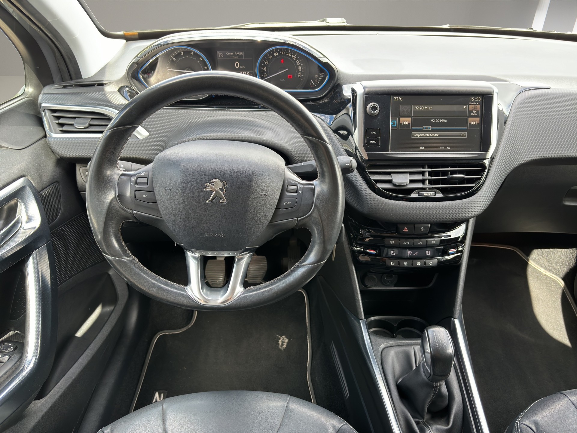 PEUGEOT 2008 1.6 VTI Allure-image-14
